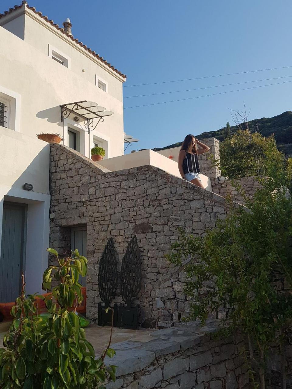 Almyra Kythera
