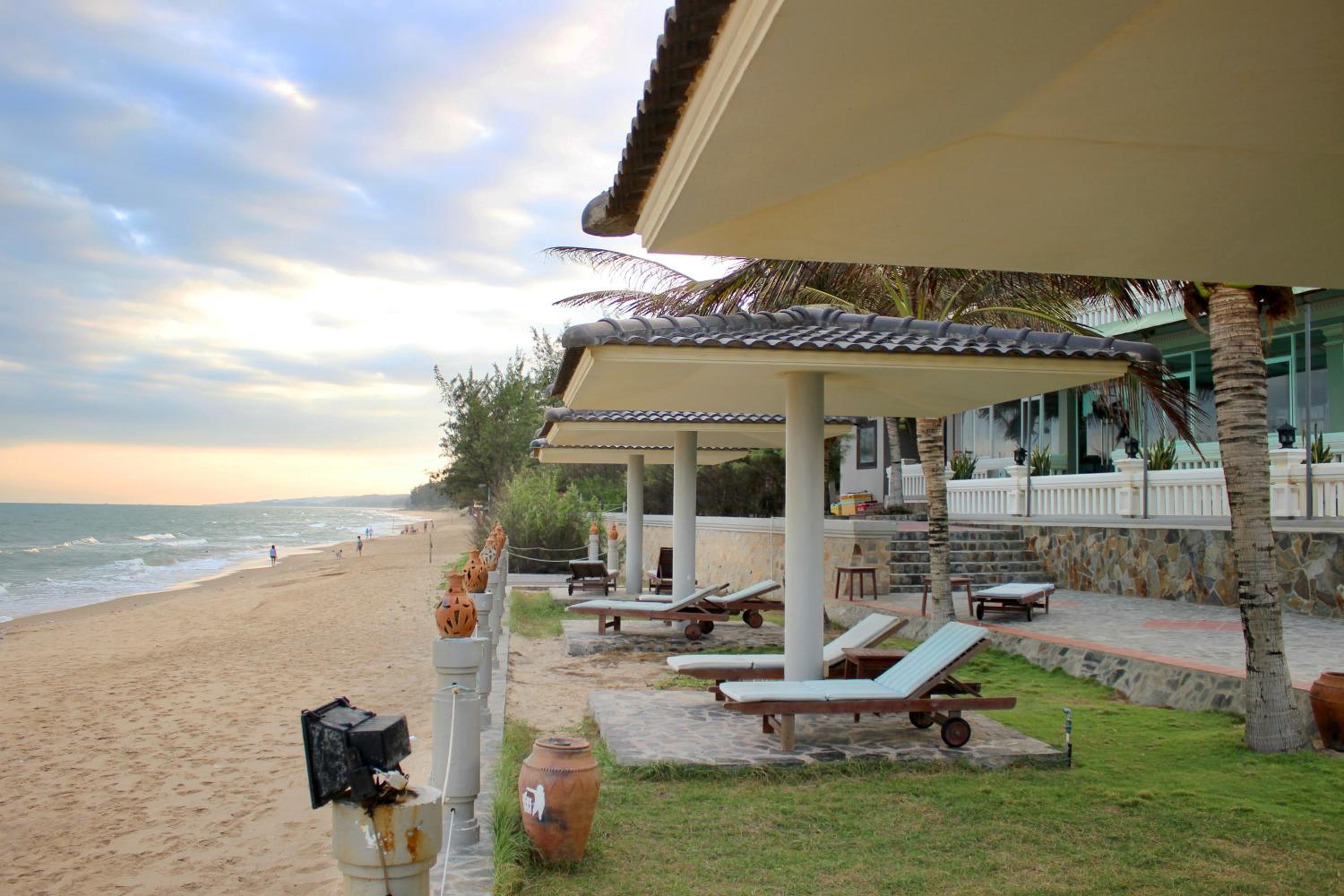 outdoor BBQ area