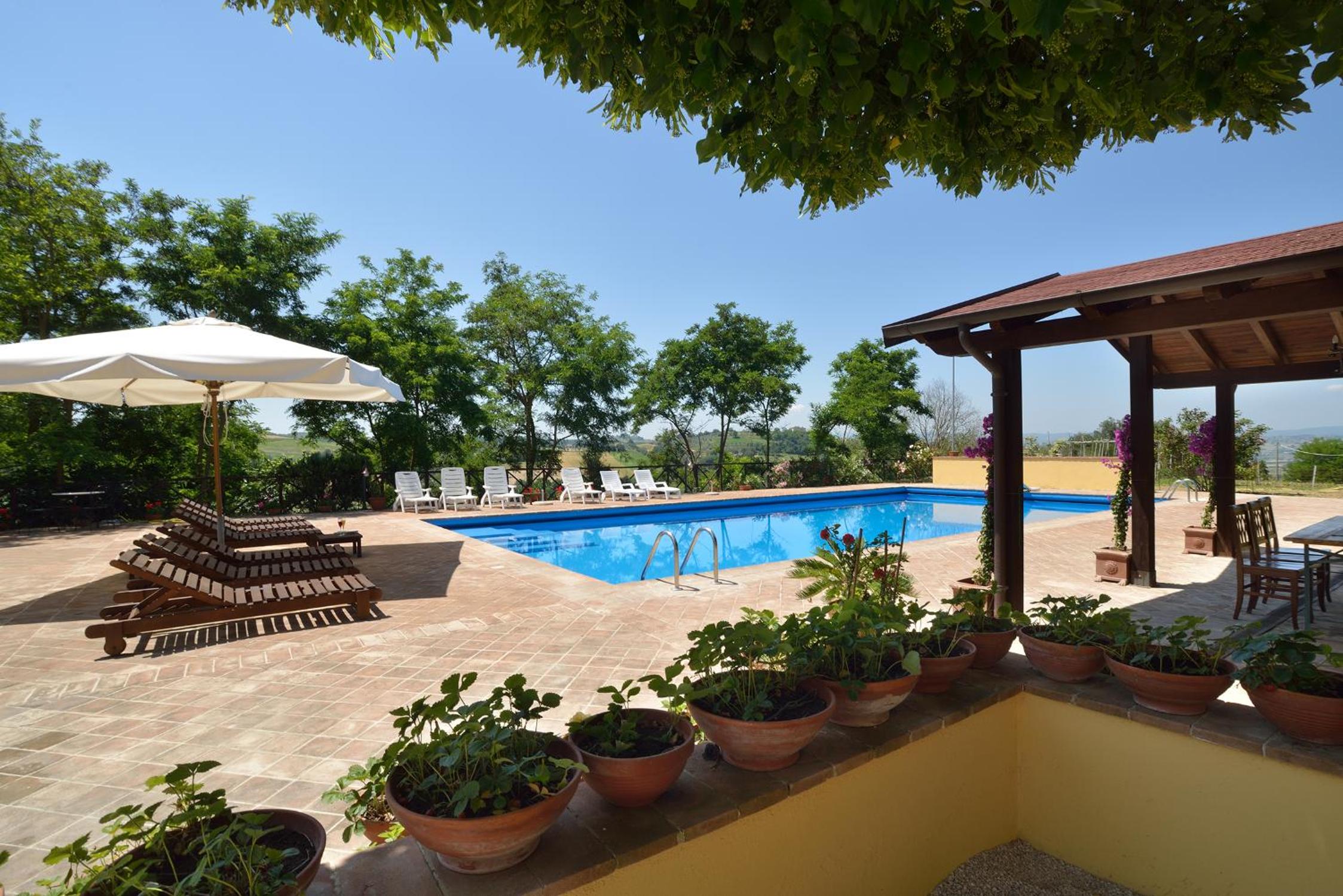 Villa Santa Maria Deruta view 3