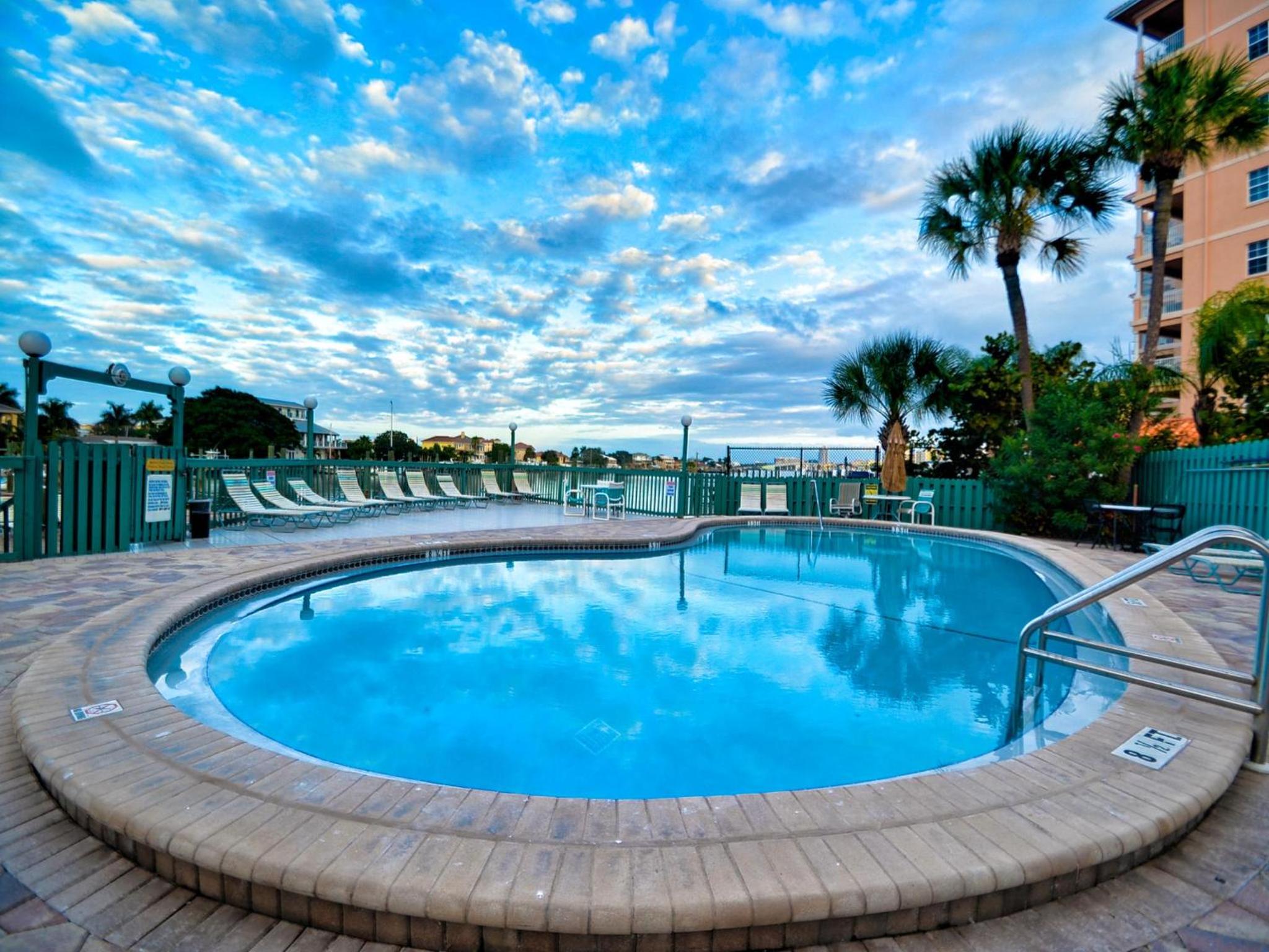 Dockside Condos 602 Waterfront Condo 437