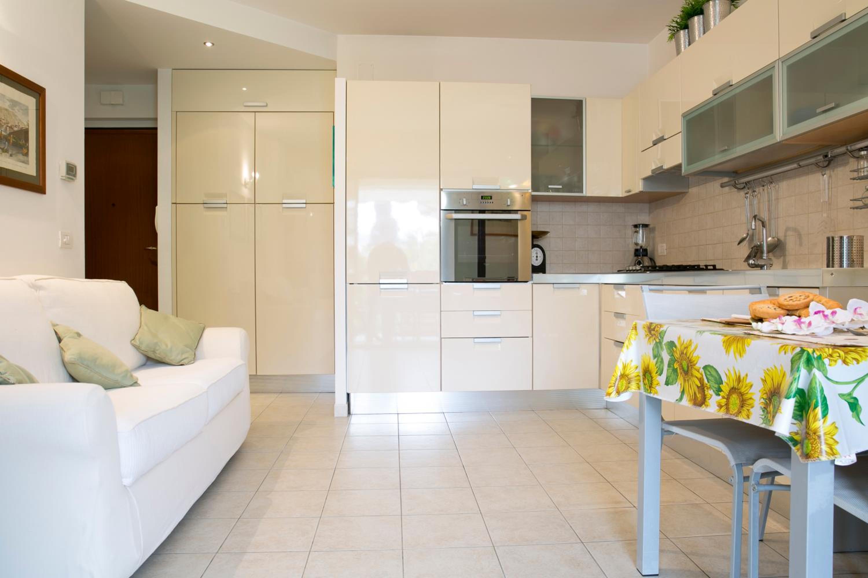 Micaene Luxury Pineto Vacanza view 4