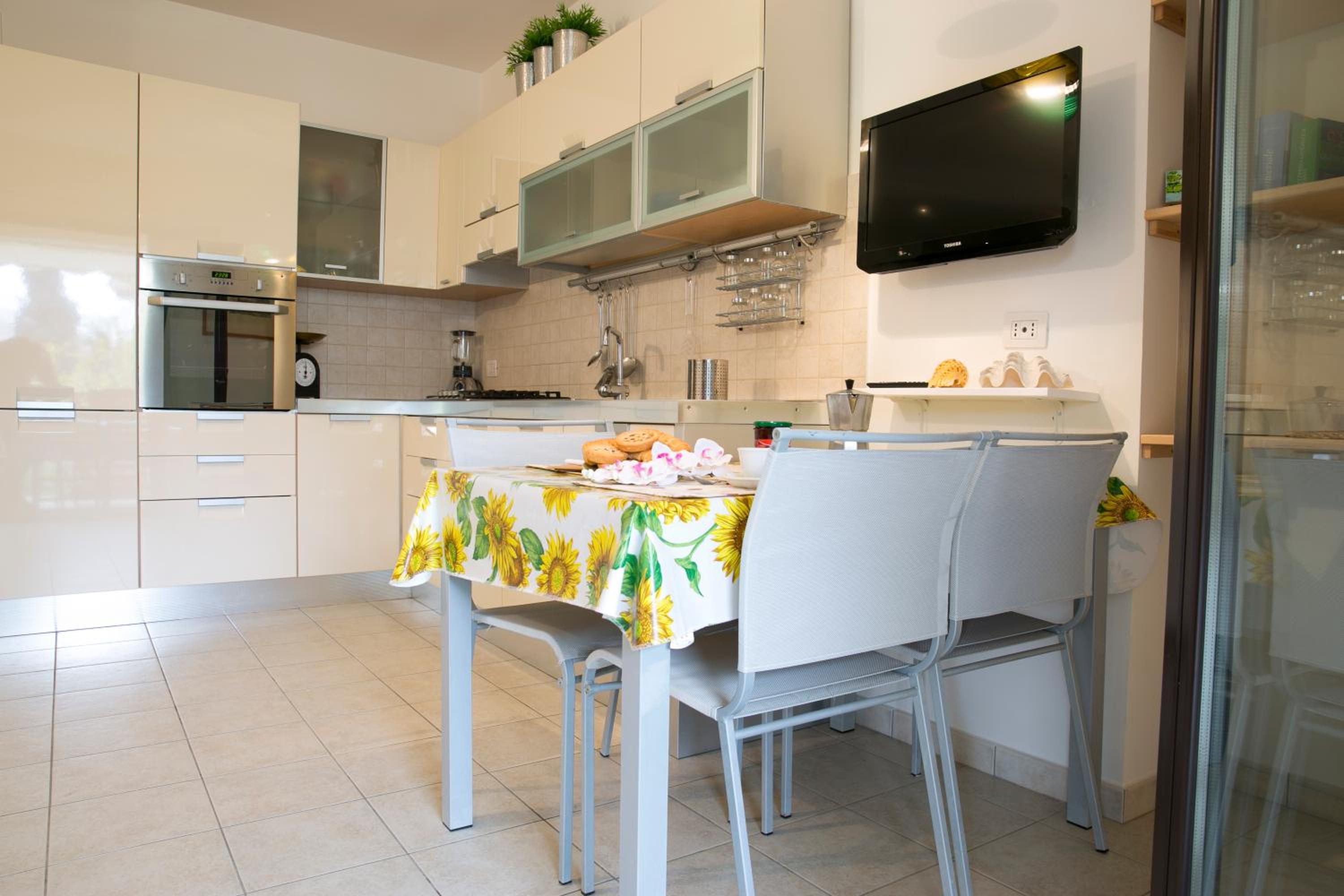Micaene Luxury Pineto Vacanza view 2