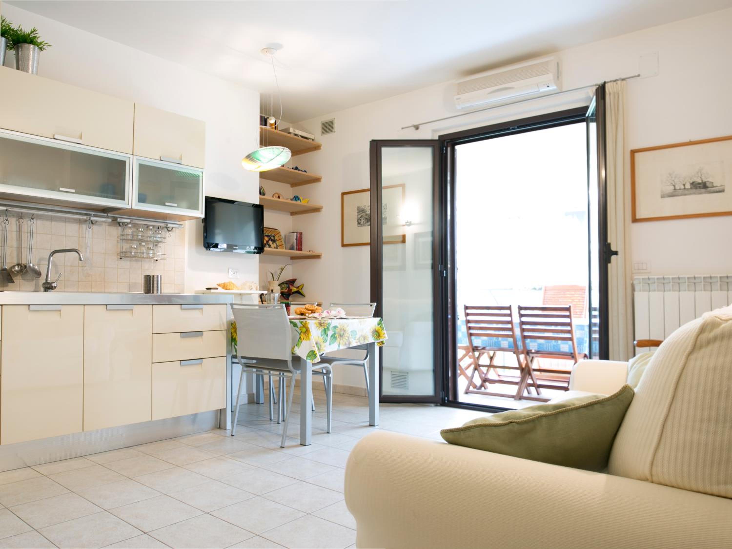 Micaene Luxury Pineto Vacanza view 3