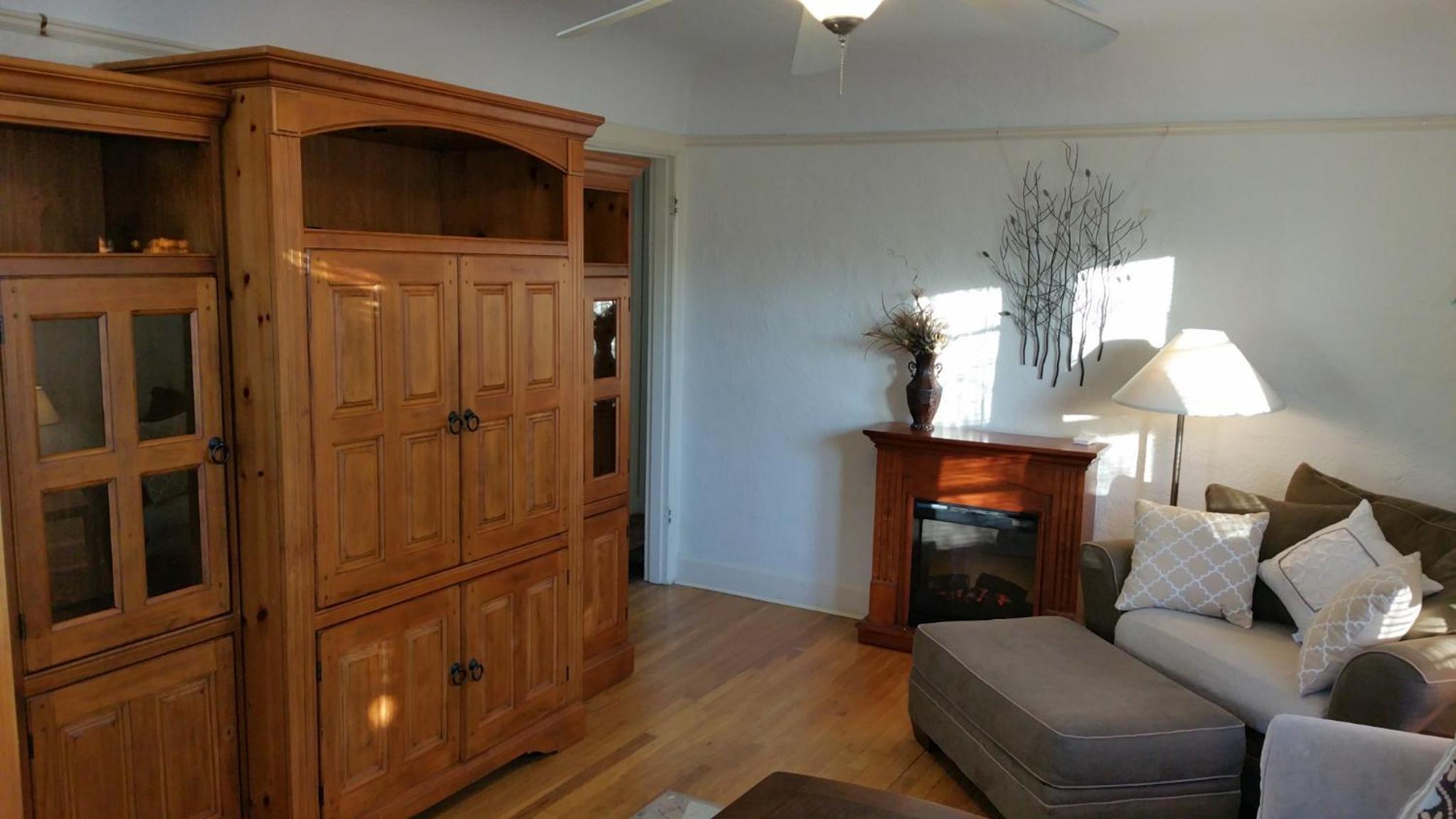 Lovely Smart Craftsman King HDTV WIFI AC Yard