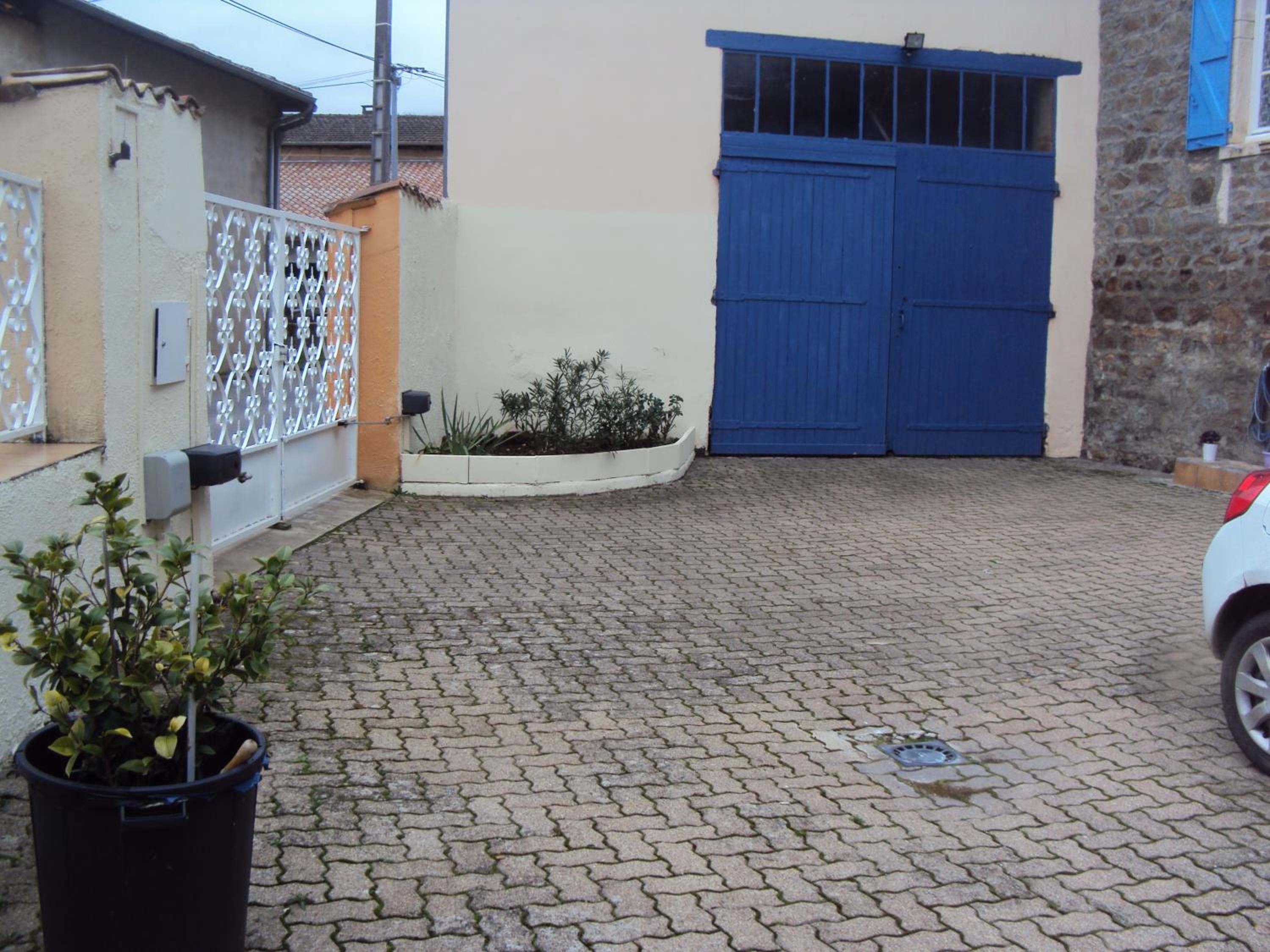 Photo 12