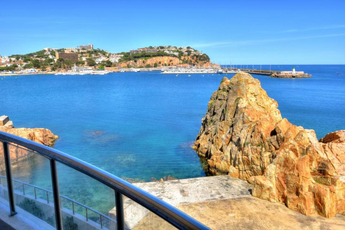 C16013 Club de Mar view 3