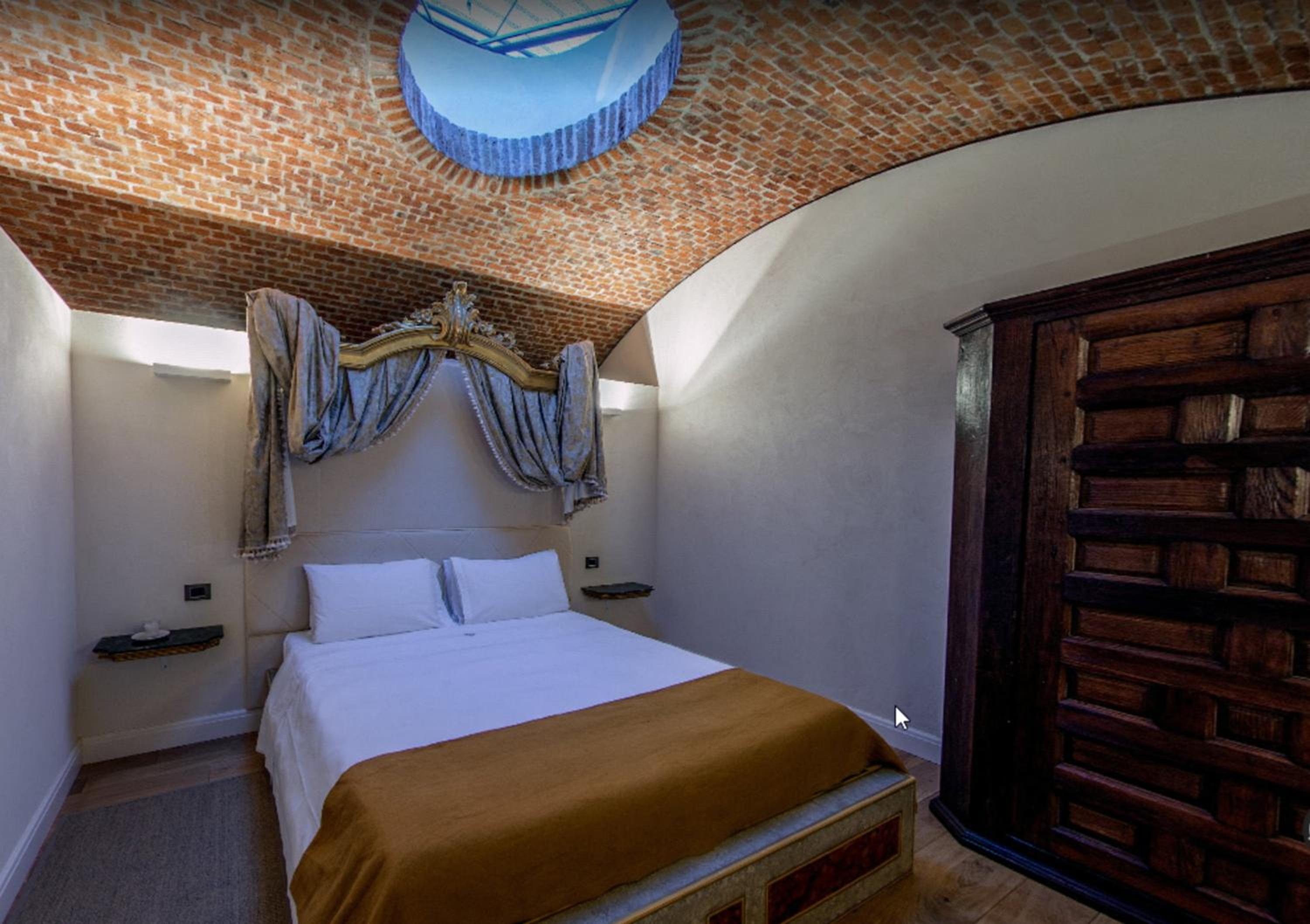 Delser Verona Manor House view 5