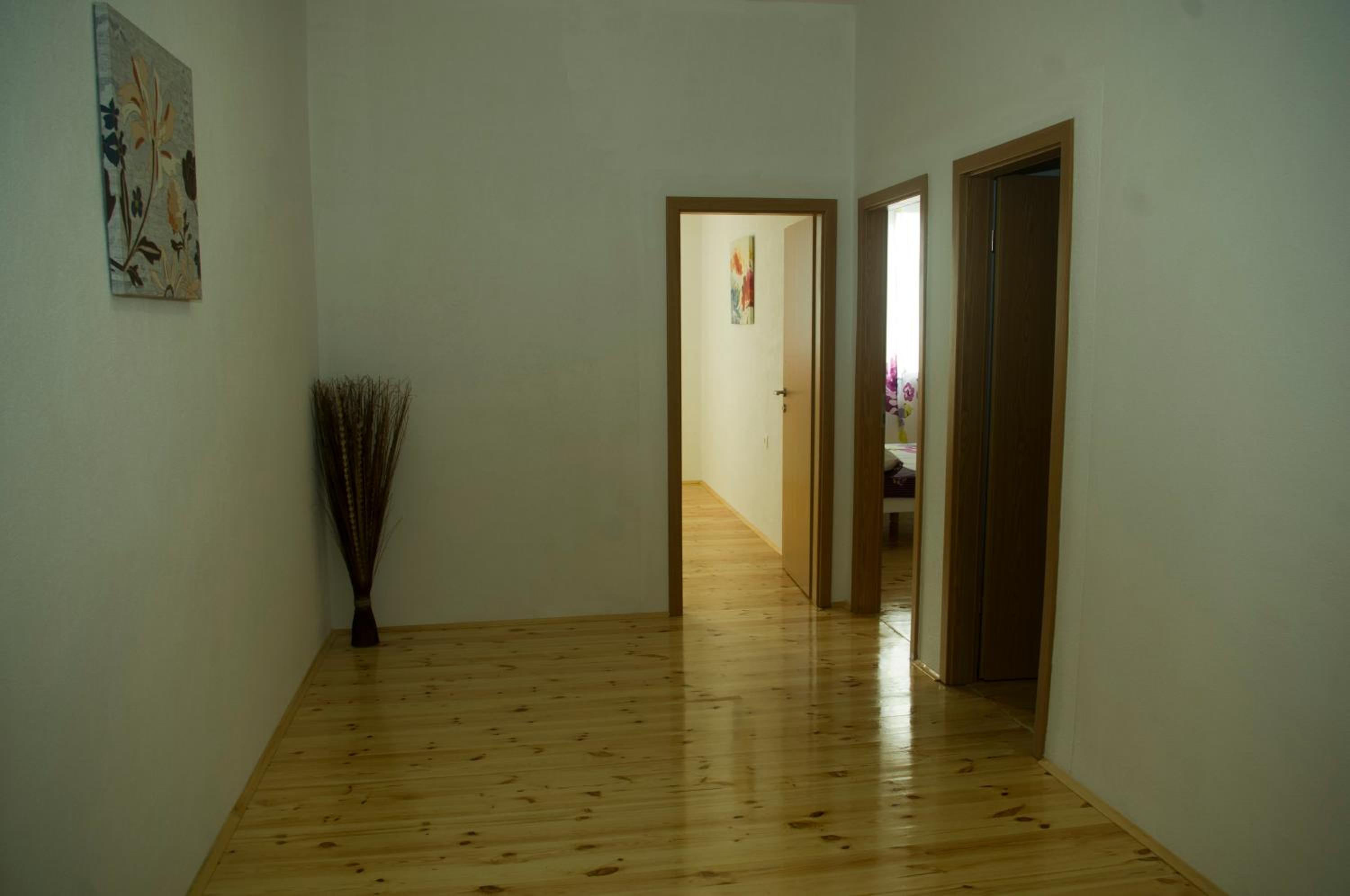 Photo 52