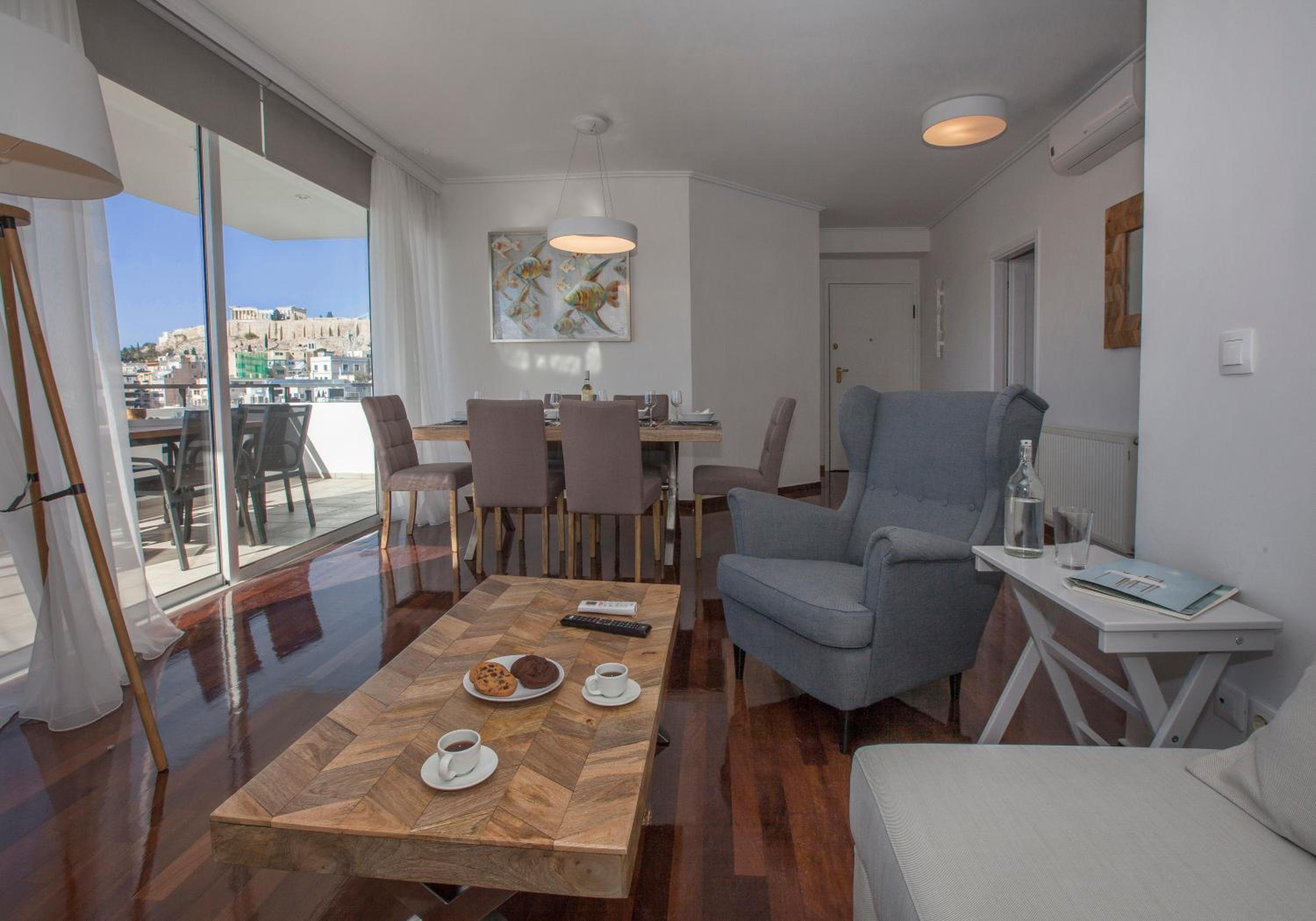 Elegant residence with Panoramic view to Acropolis by GHH