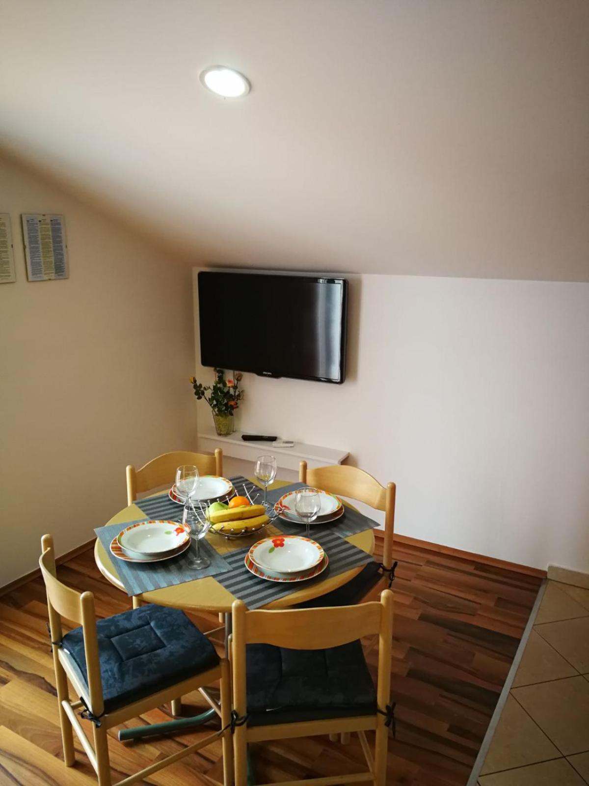 Niko Apartment