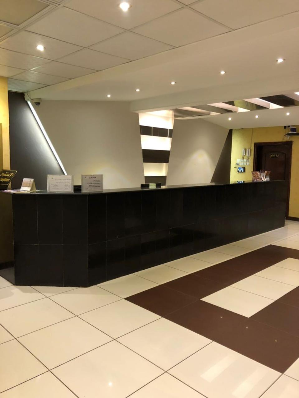 Lobby & Reception