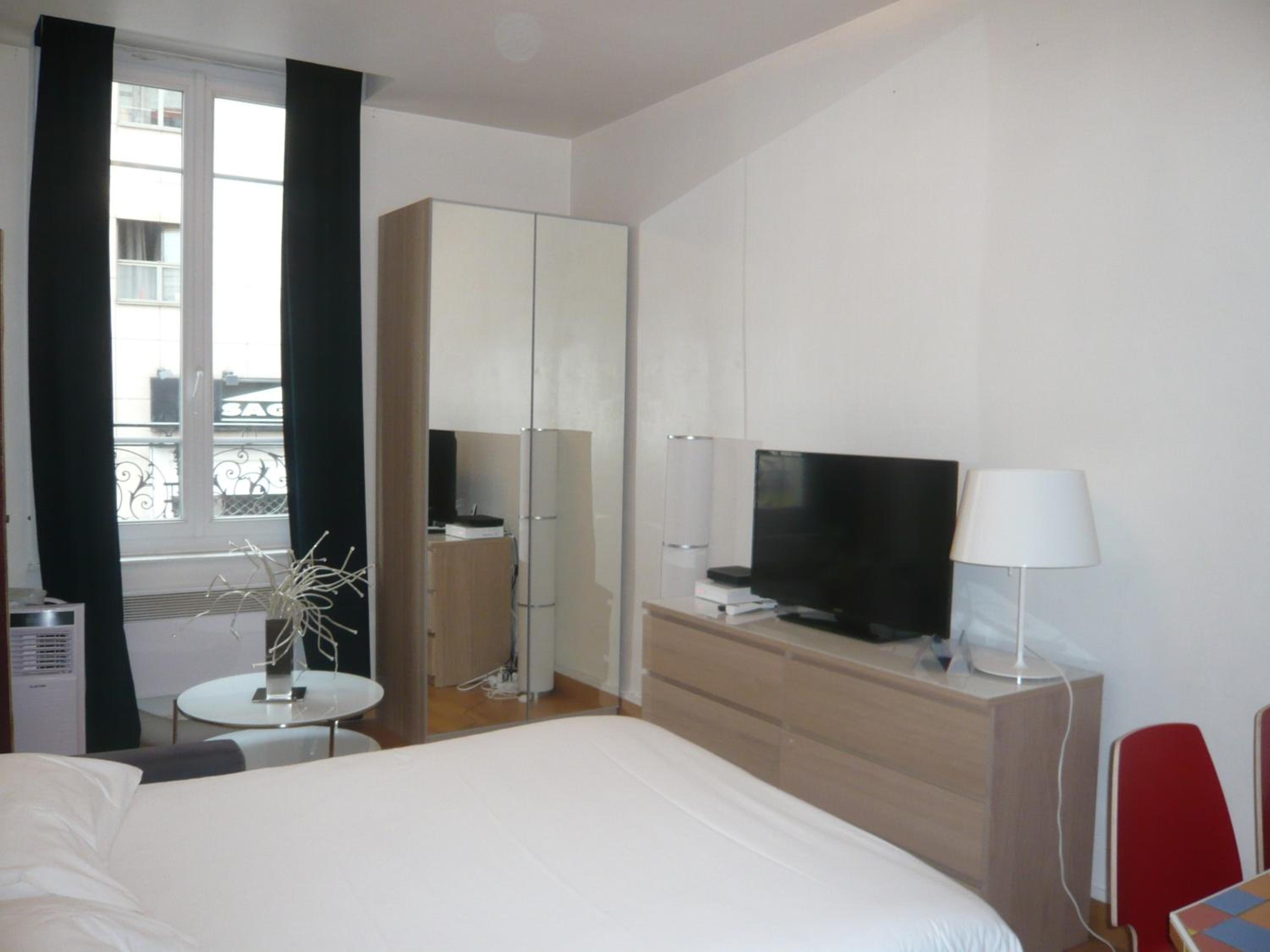 Bridgestreet le Marais - les Halles - Republique — 11