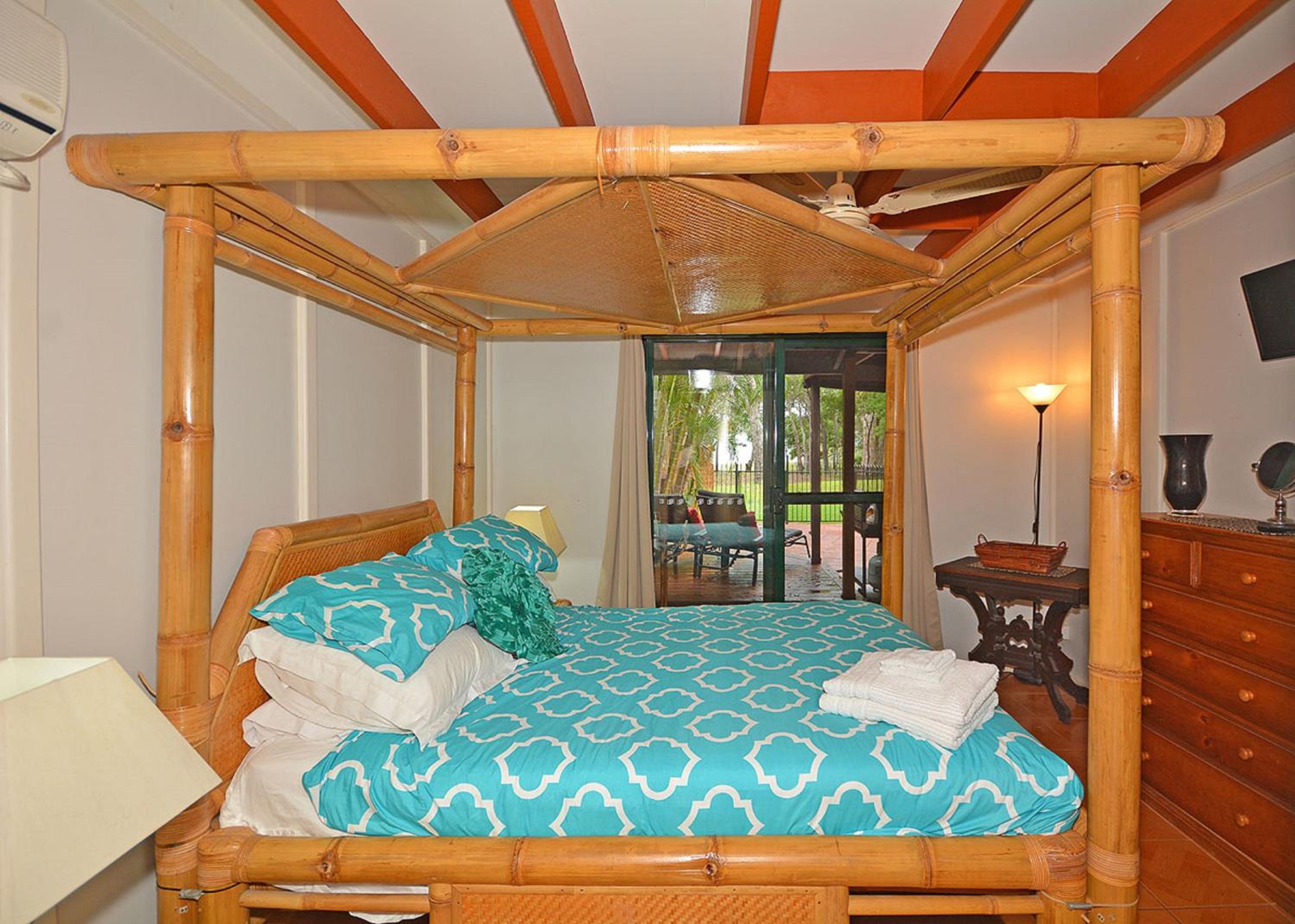 Bali on The Beach Absolute frontage-Lawn access