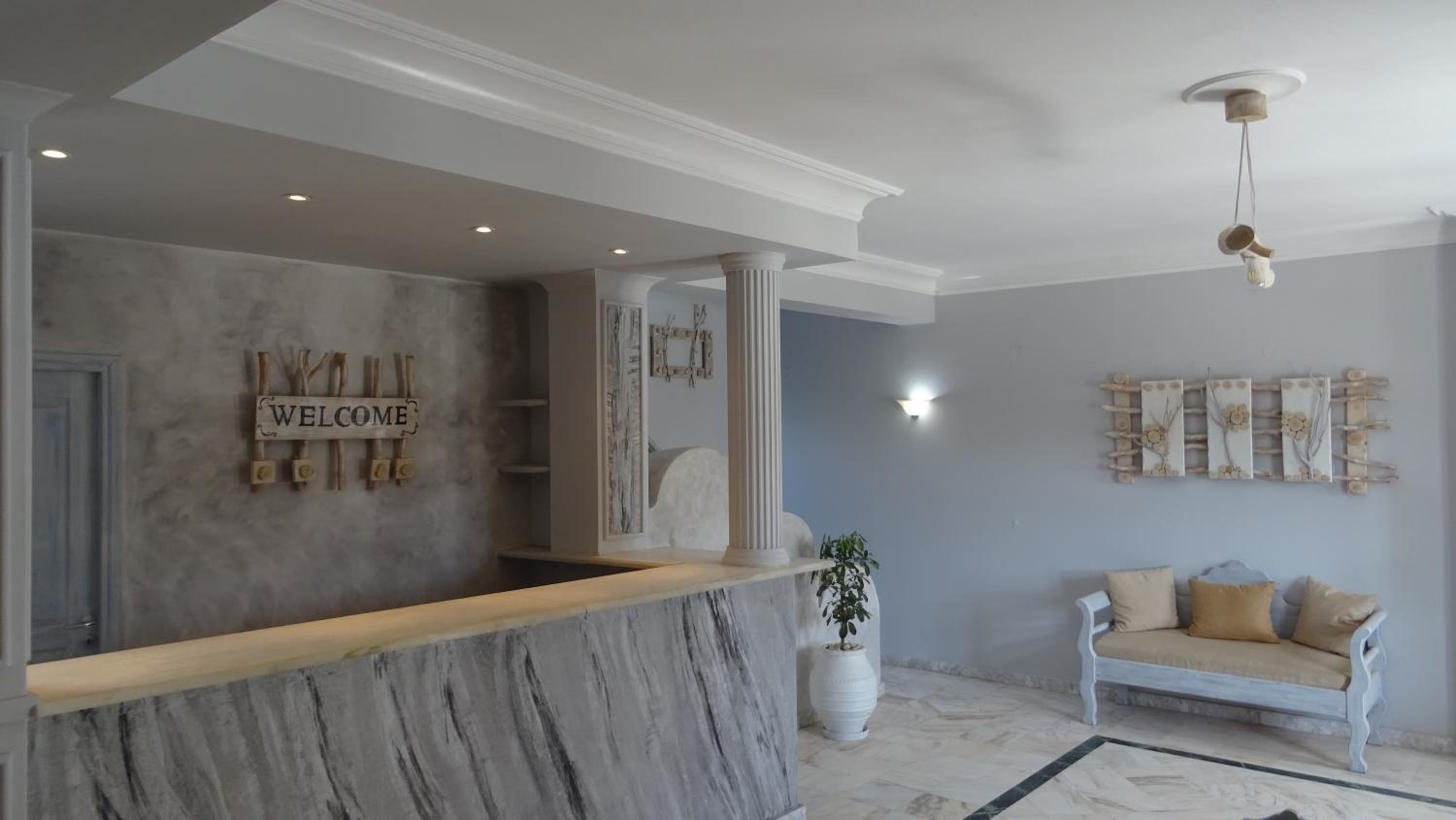 Lobby & Reception