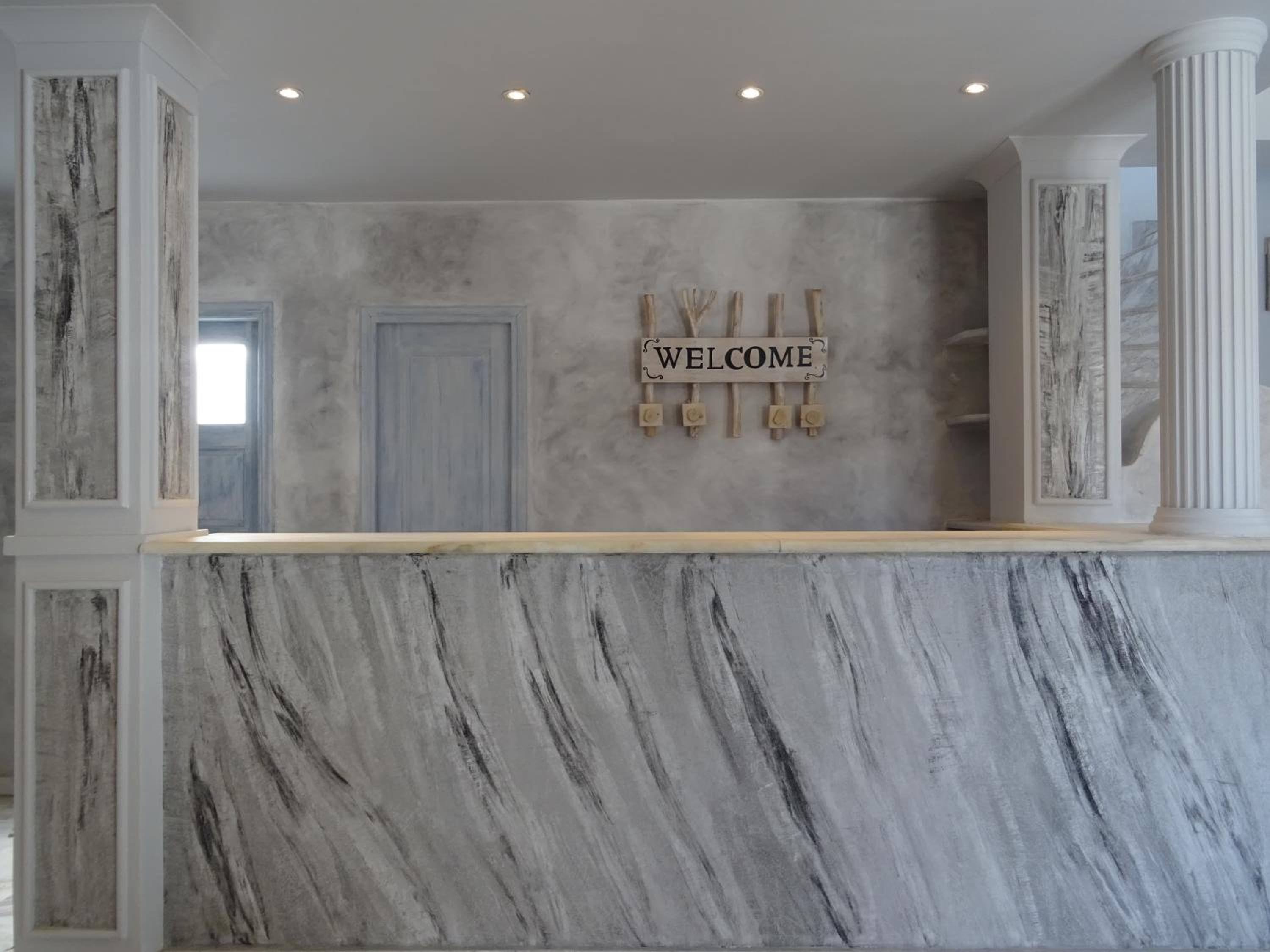 Lobby & Reception