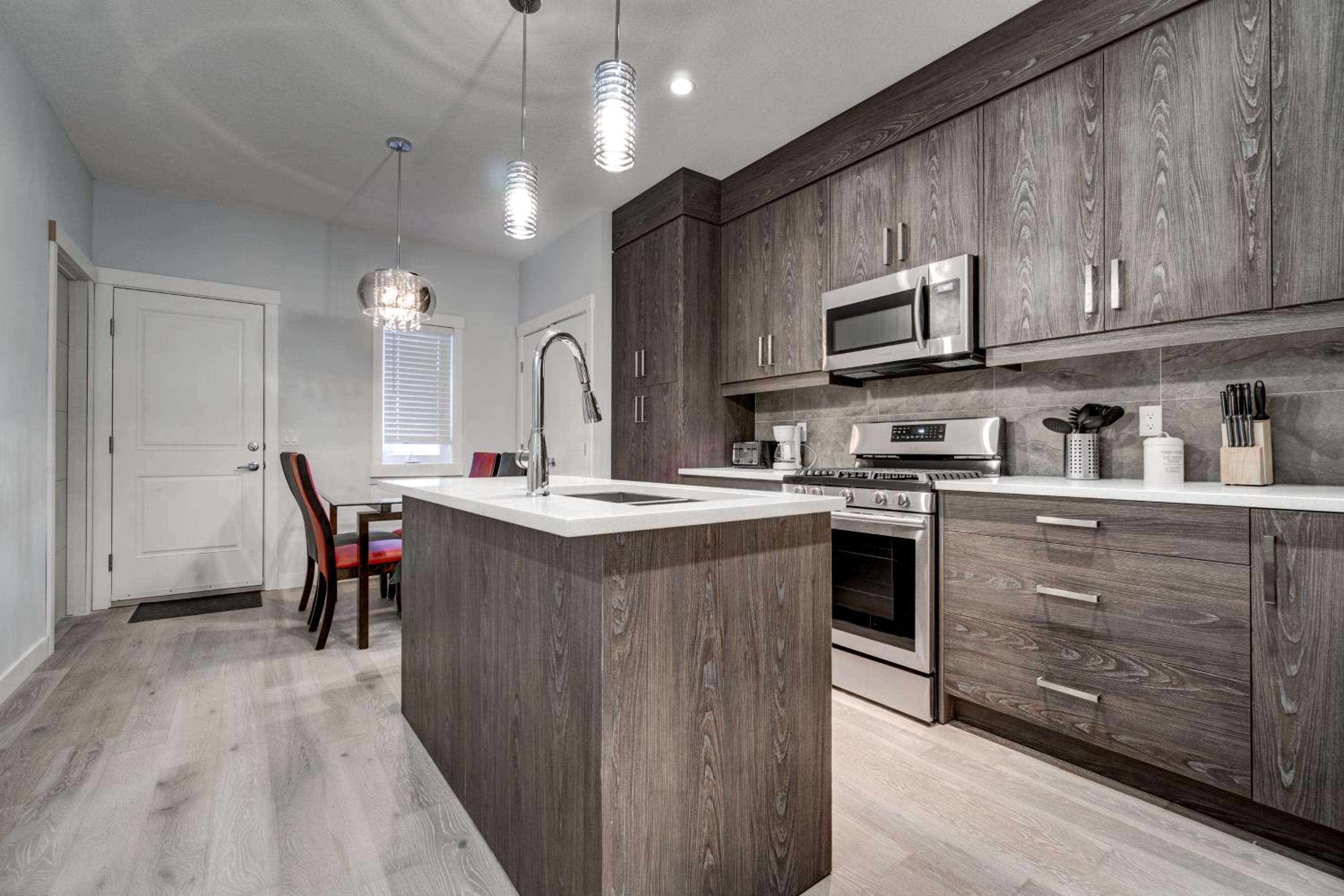 Three-Bedroom House with Walk-in Closet #29 Sunalta Downtown