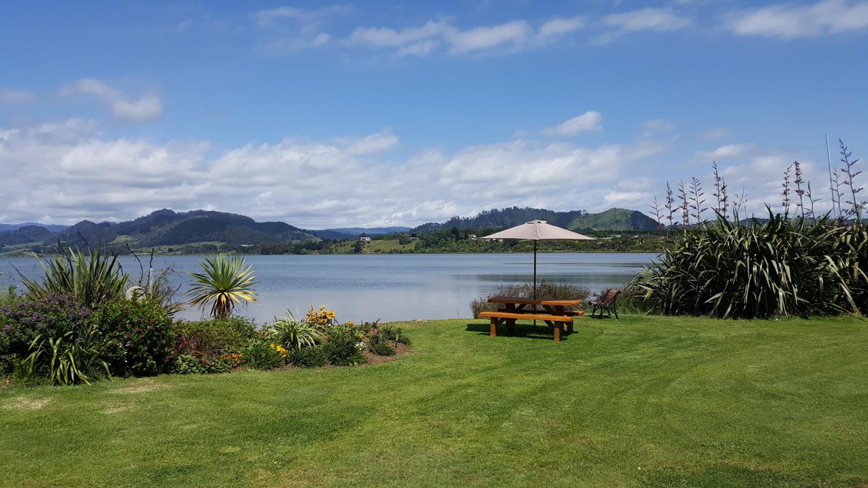 Athenree Waterside Accommodation