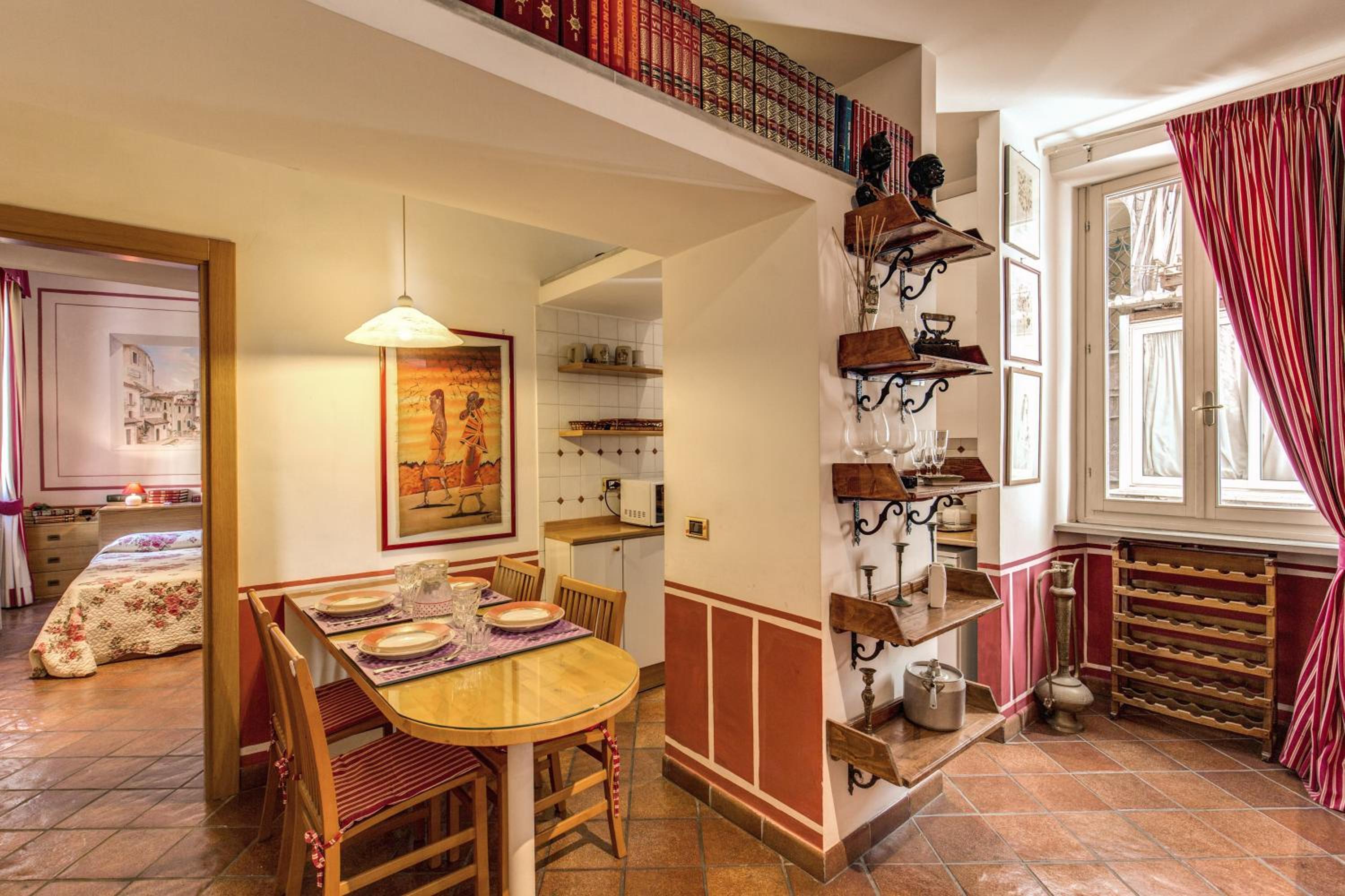 Lovely Flat by the Trevi Fountain