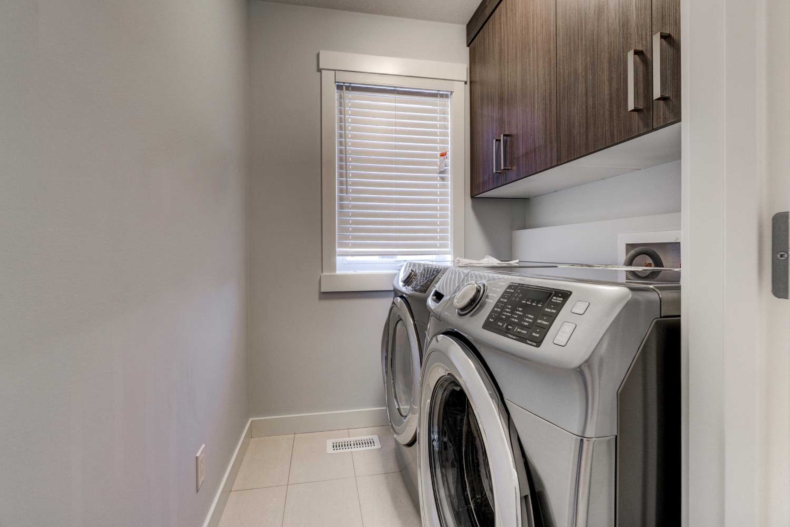 Three-Bedroom House with Walk-in Closet #29 Sunalta Downtown