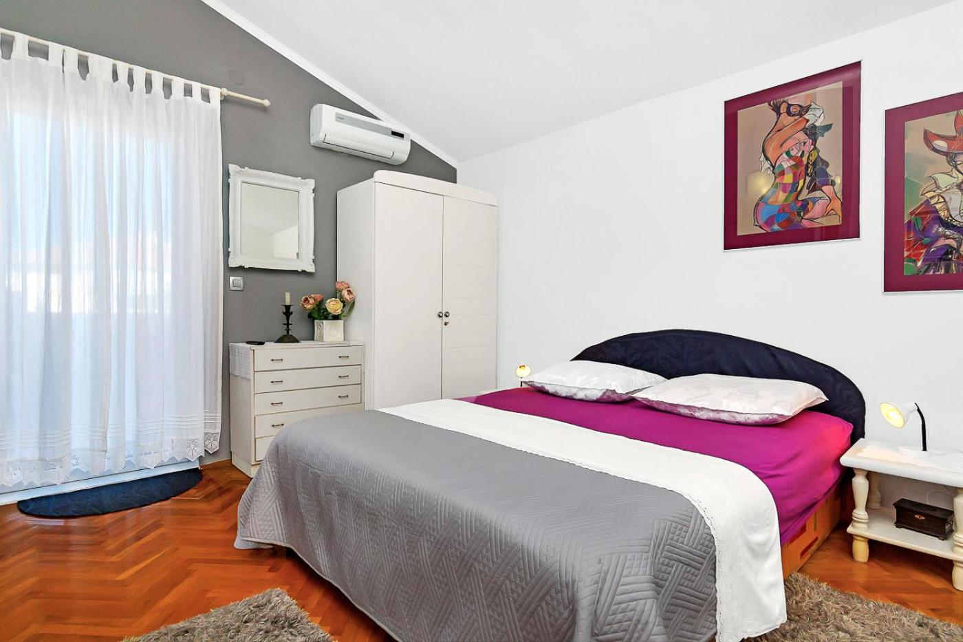 Apartmani Maja