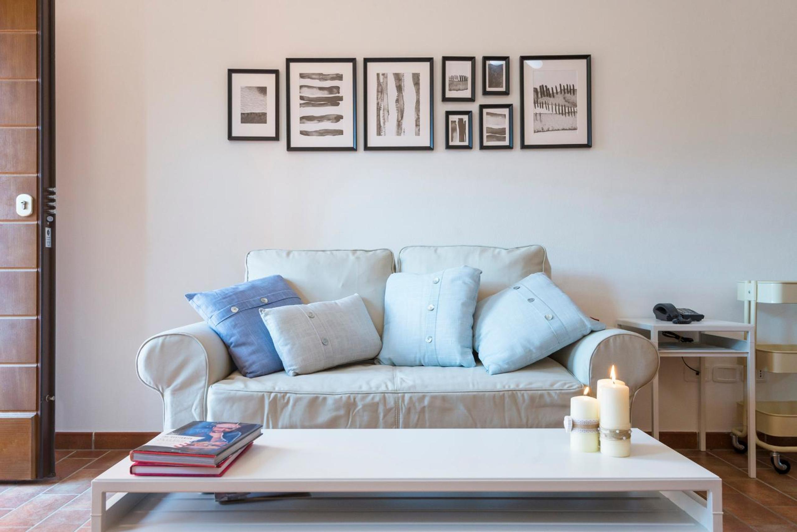 Romantic & Charming Apartment view 3