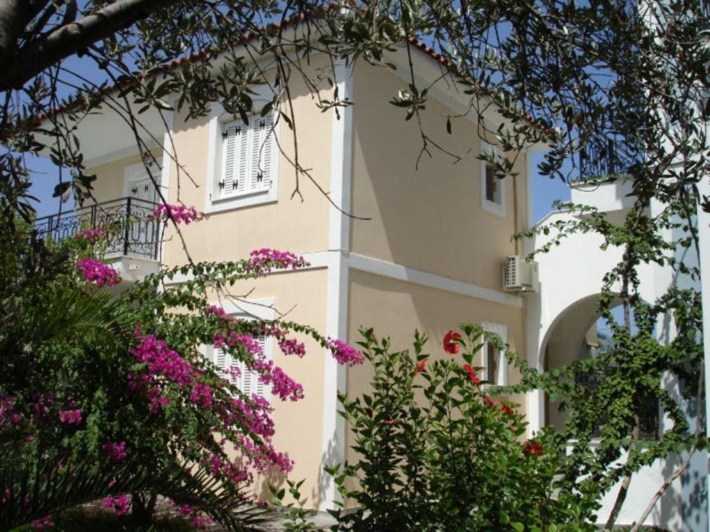 Dryoussa Apartments
