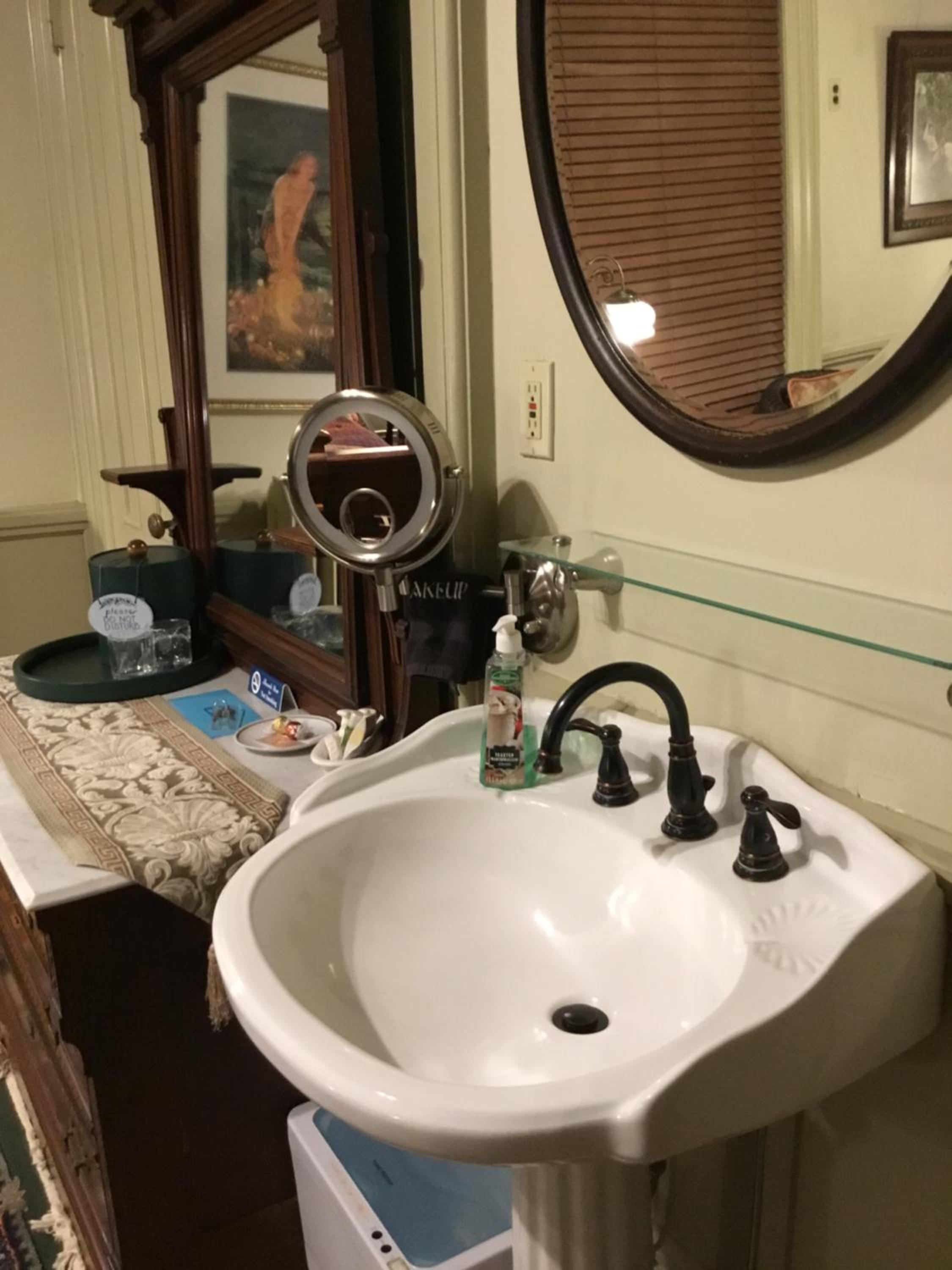 Amherst Inn
