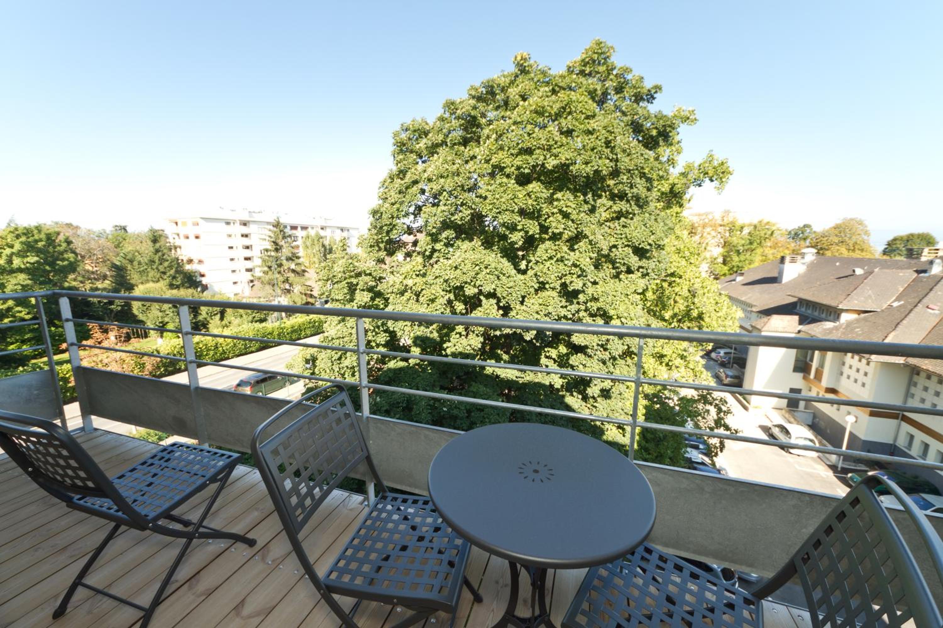 Balcony & Terrace