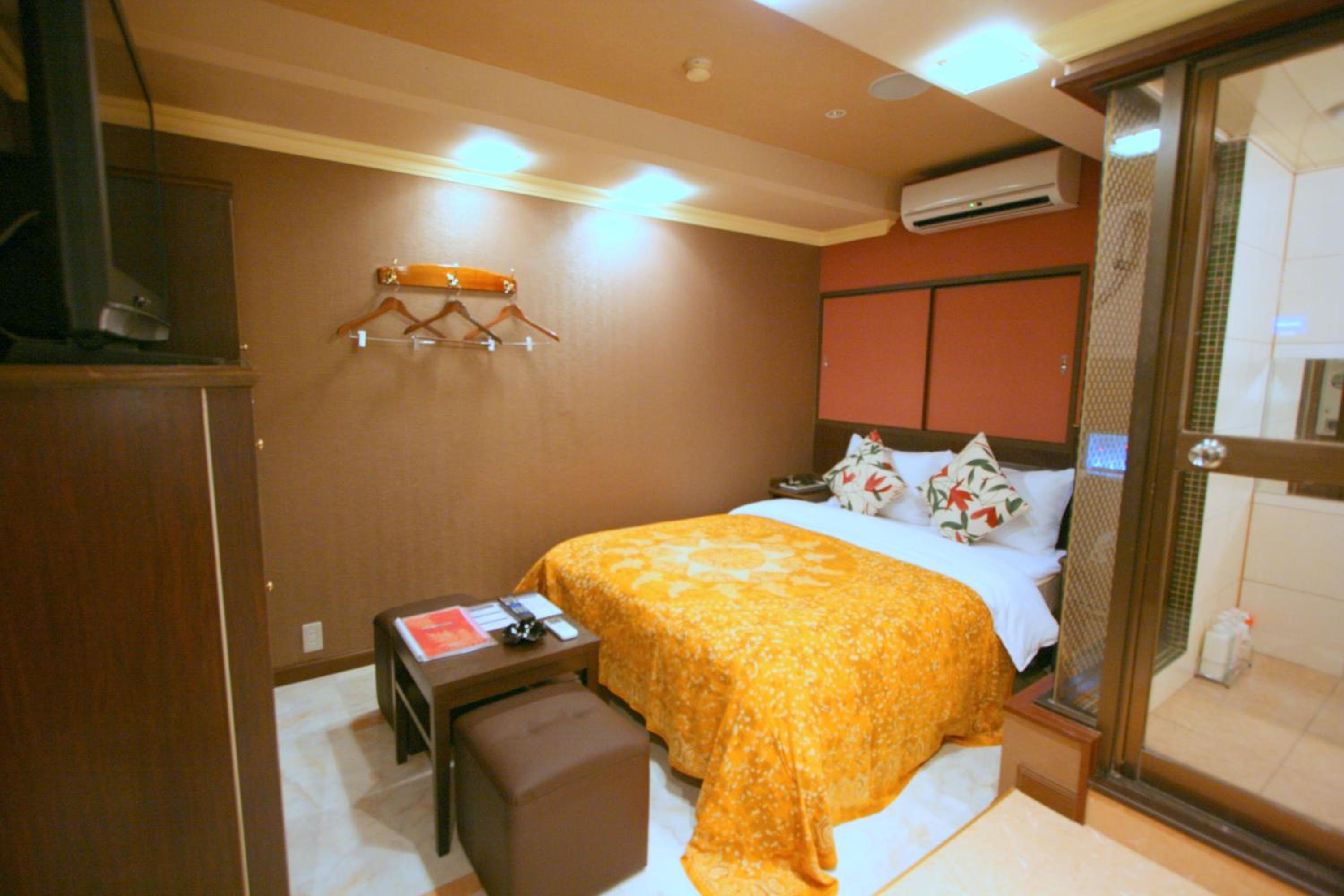 hotel room