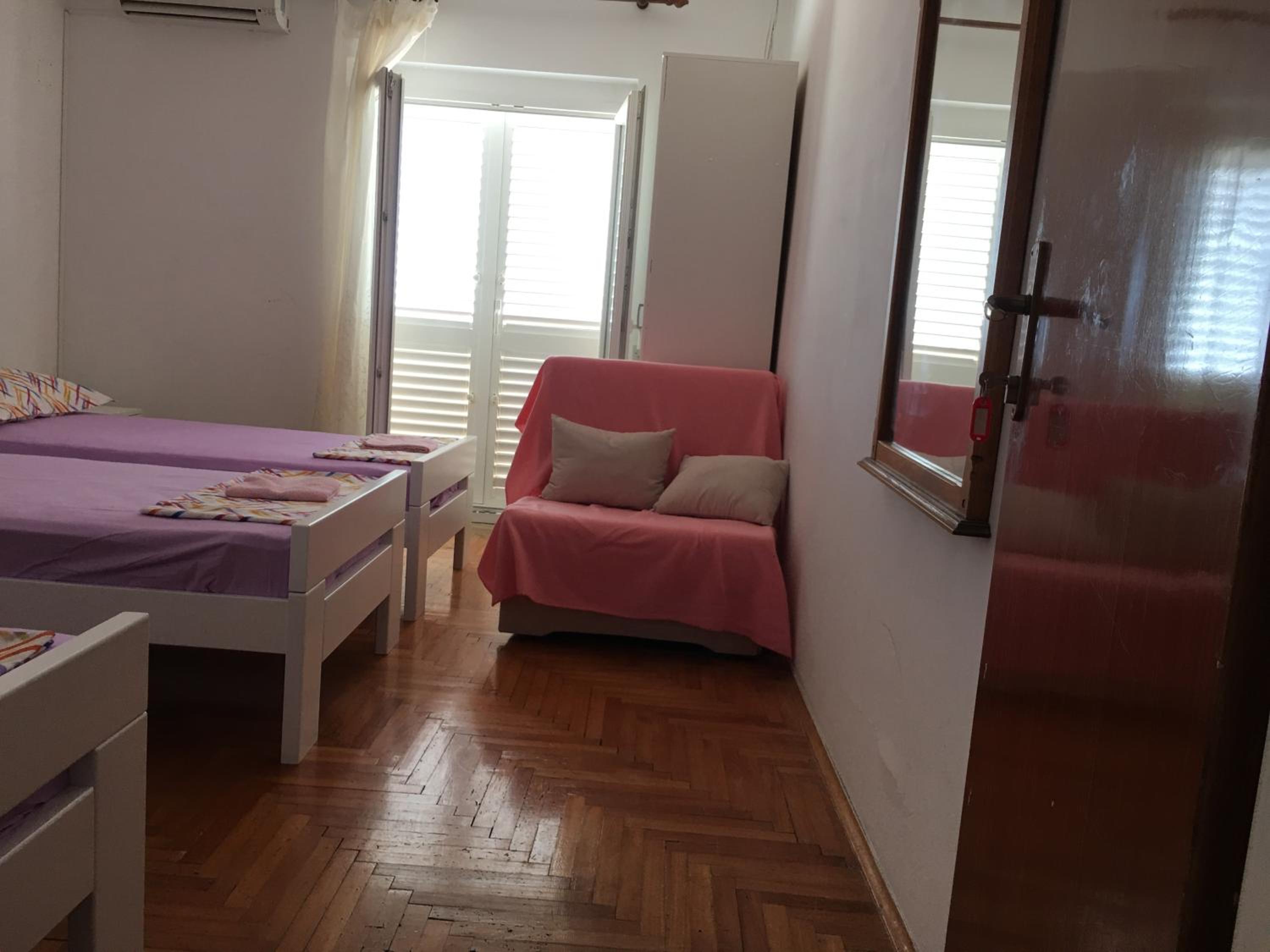 GORAN'S PLACE view 3