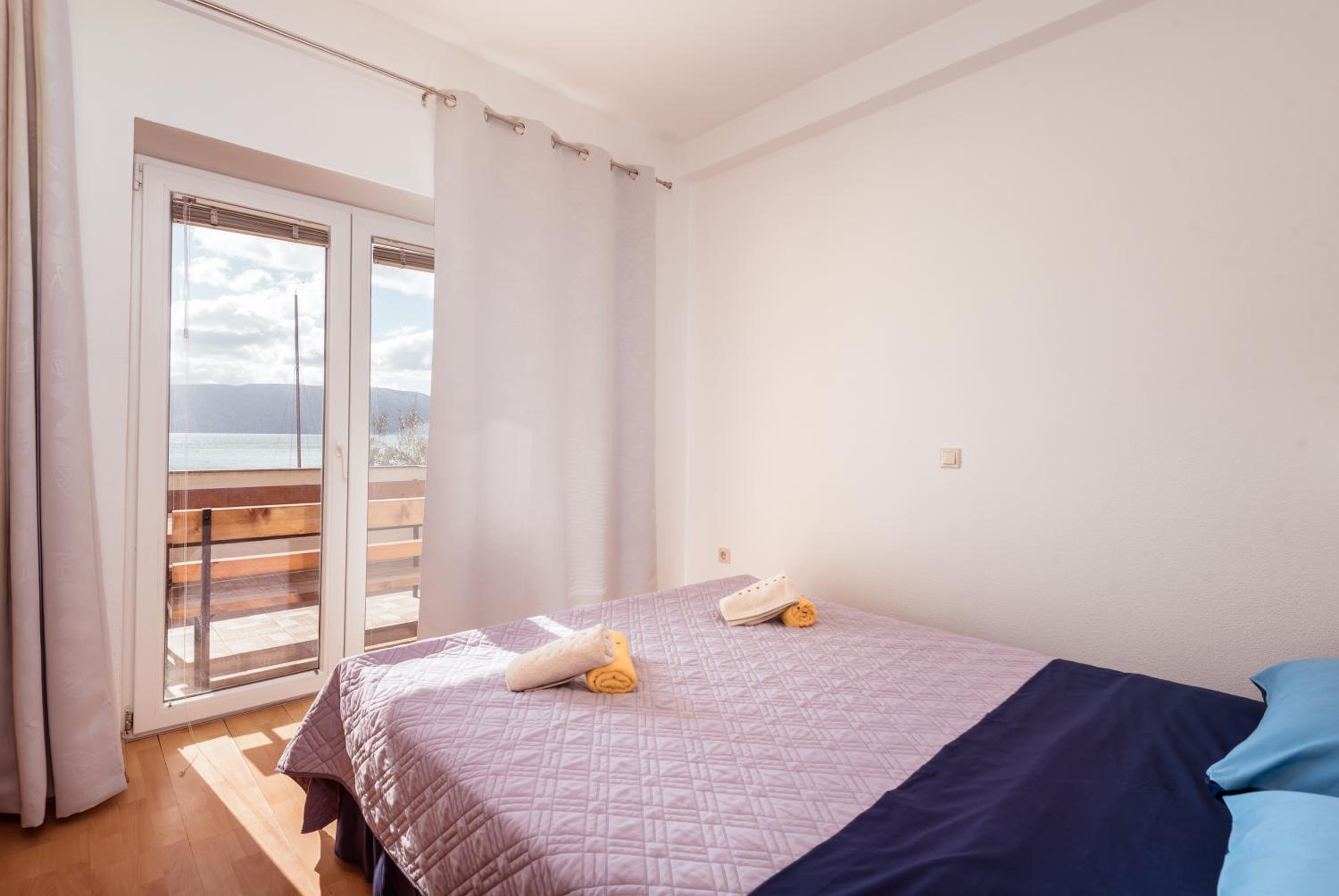 Marinus Apartments
