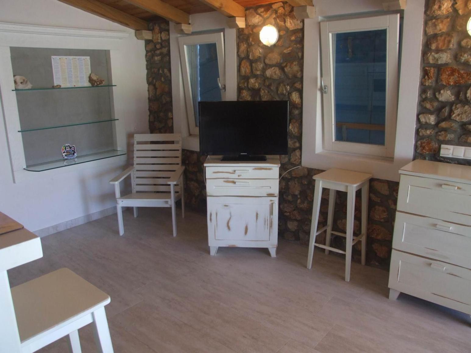 Stone house Marina-SEVID, 1 house-1 apartment