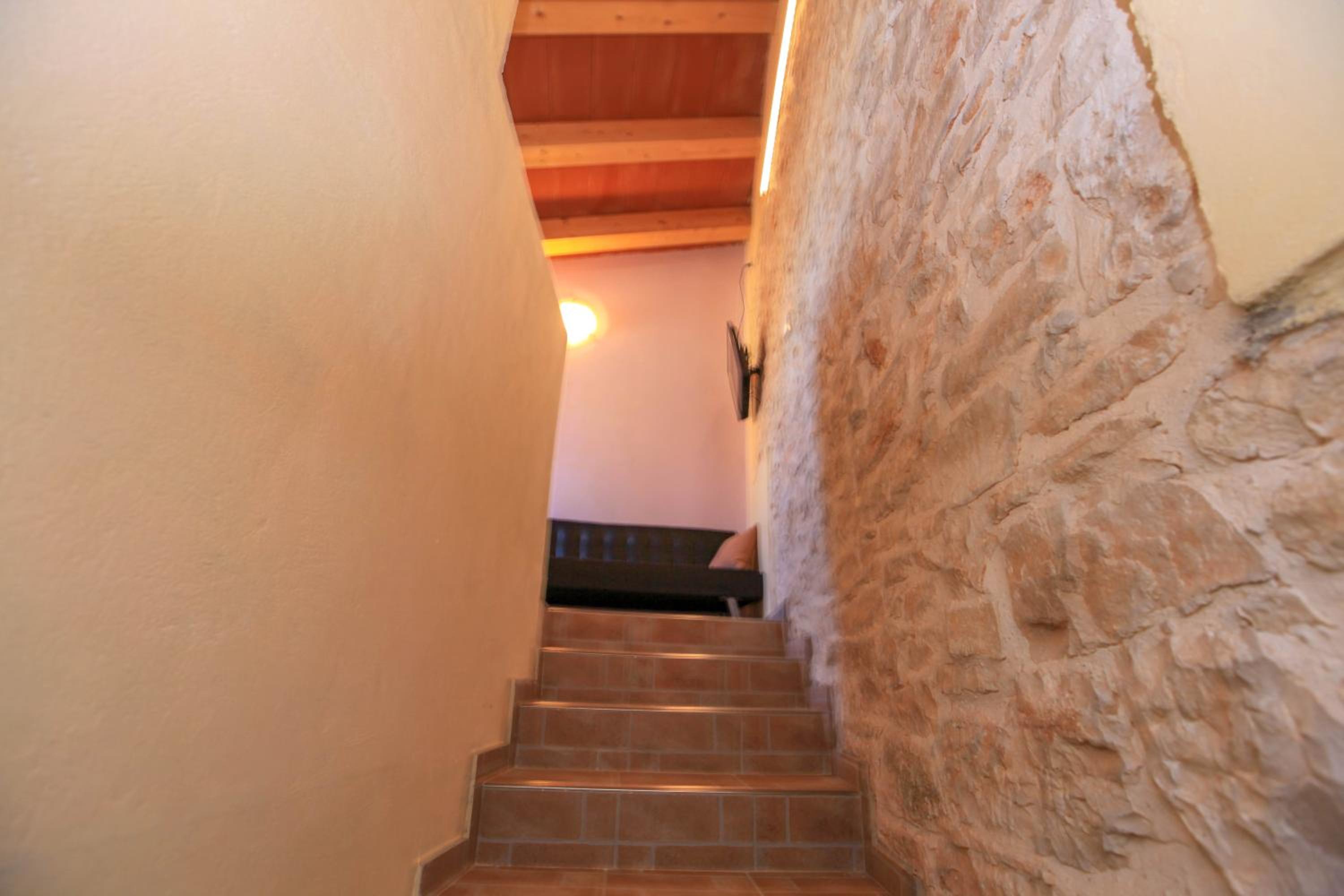 Stone House Olio