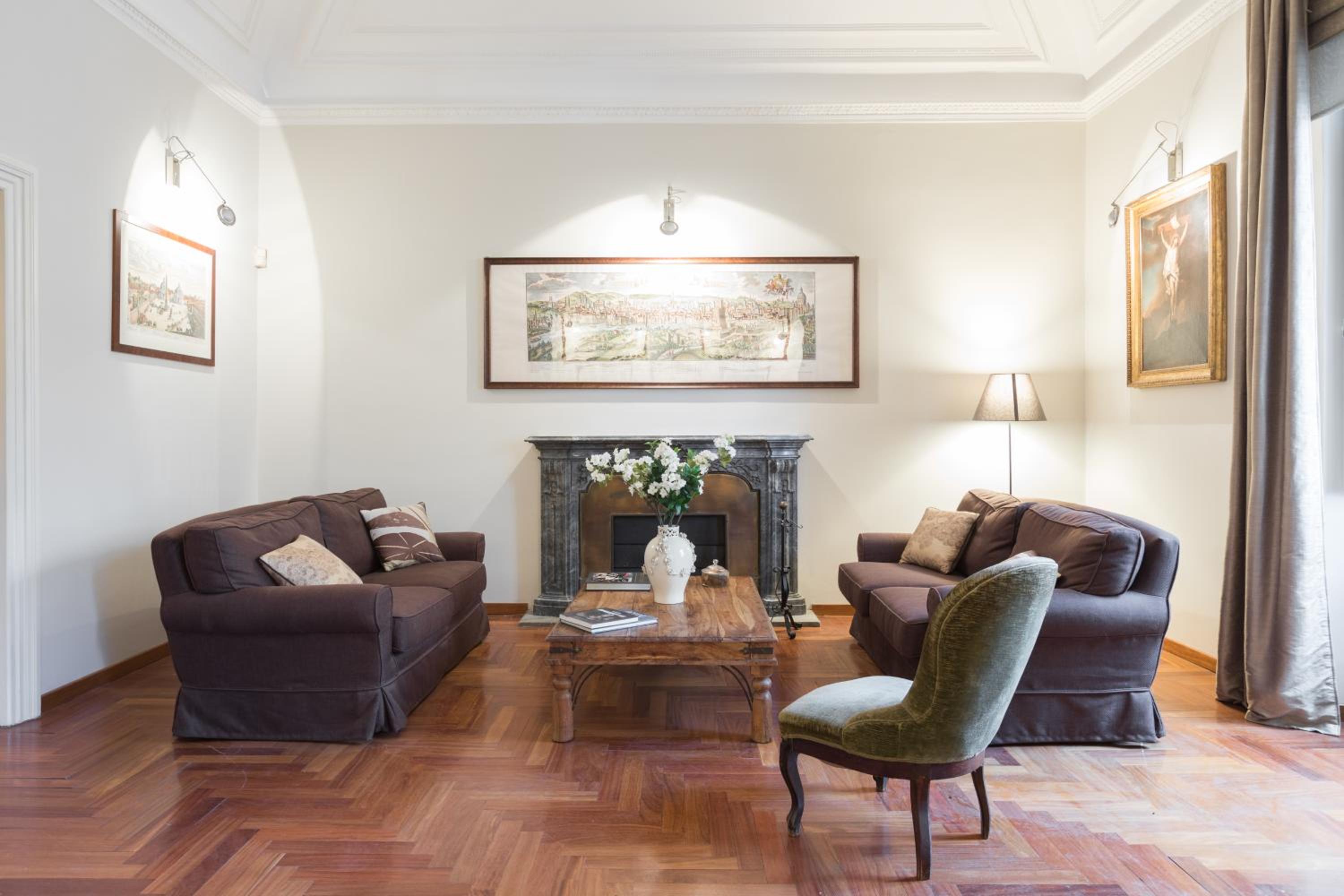 Amazing 4 bedrooms apartment with garden