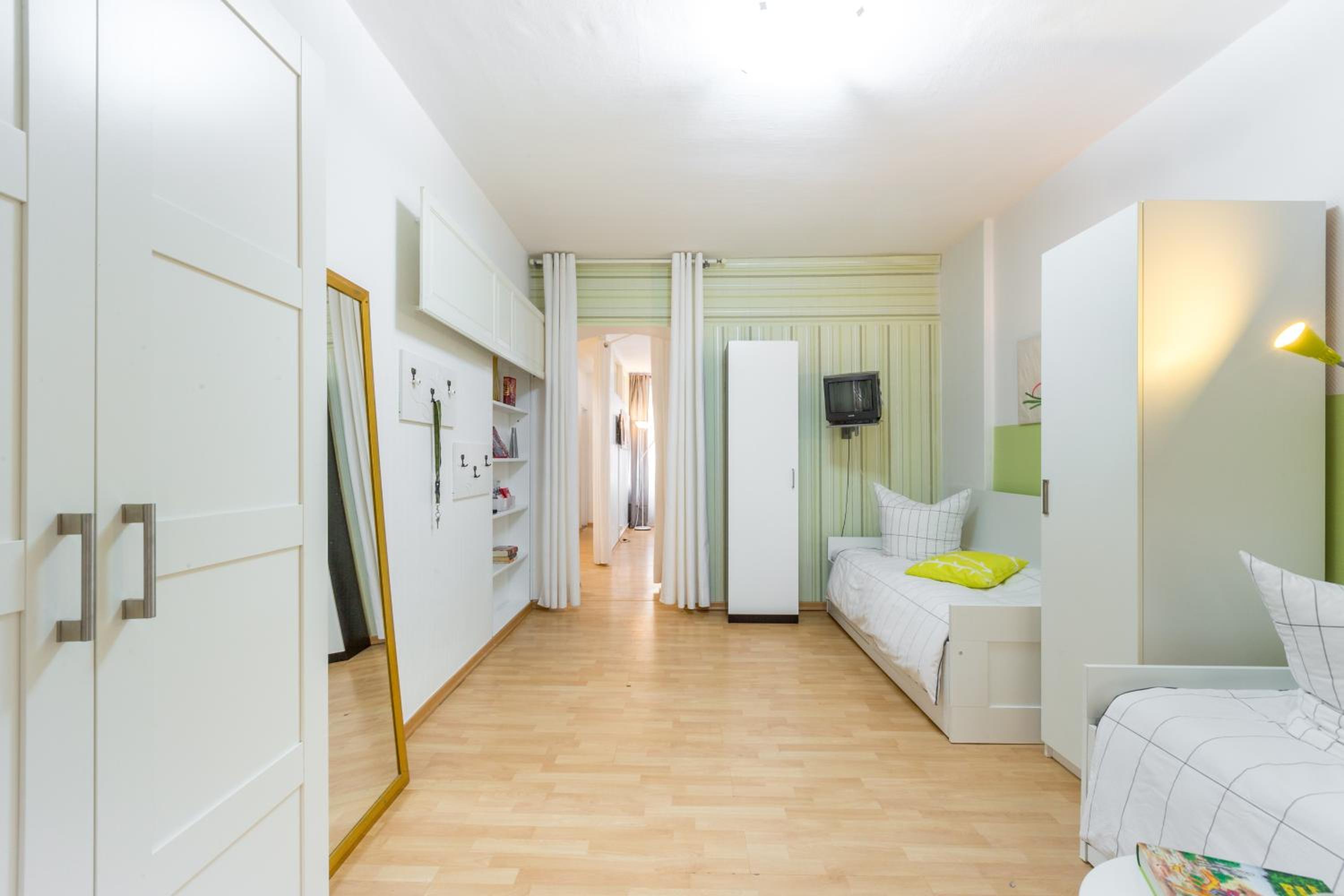 Schönes 2-Zimmer-Apartment in Kollwitzplatz-Nähe photo 2
