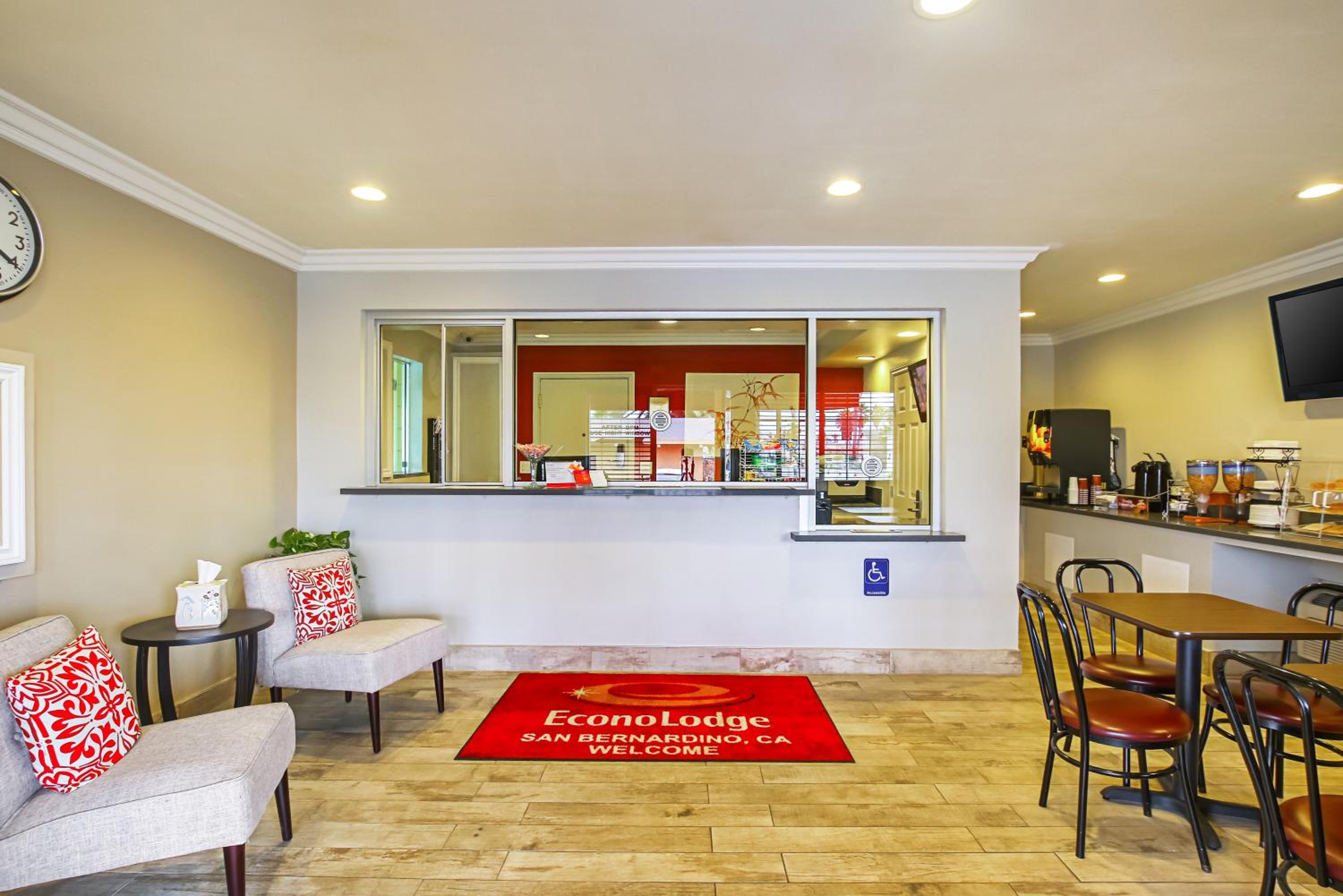 Lobby & Reception