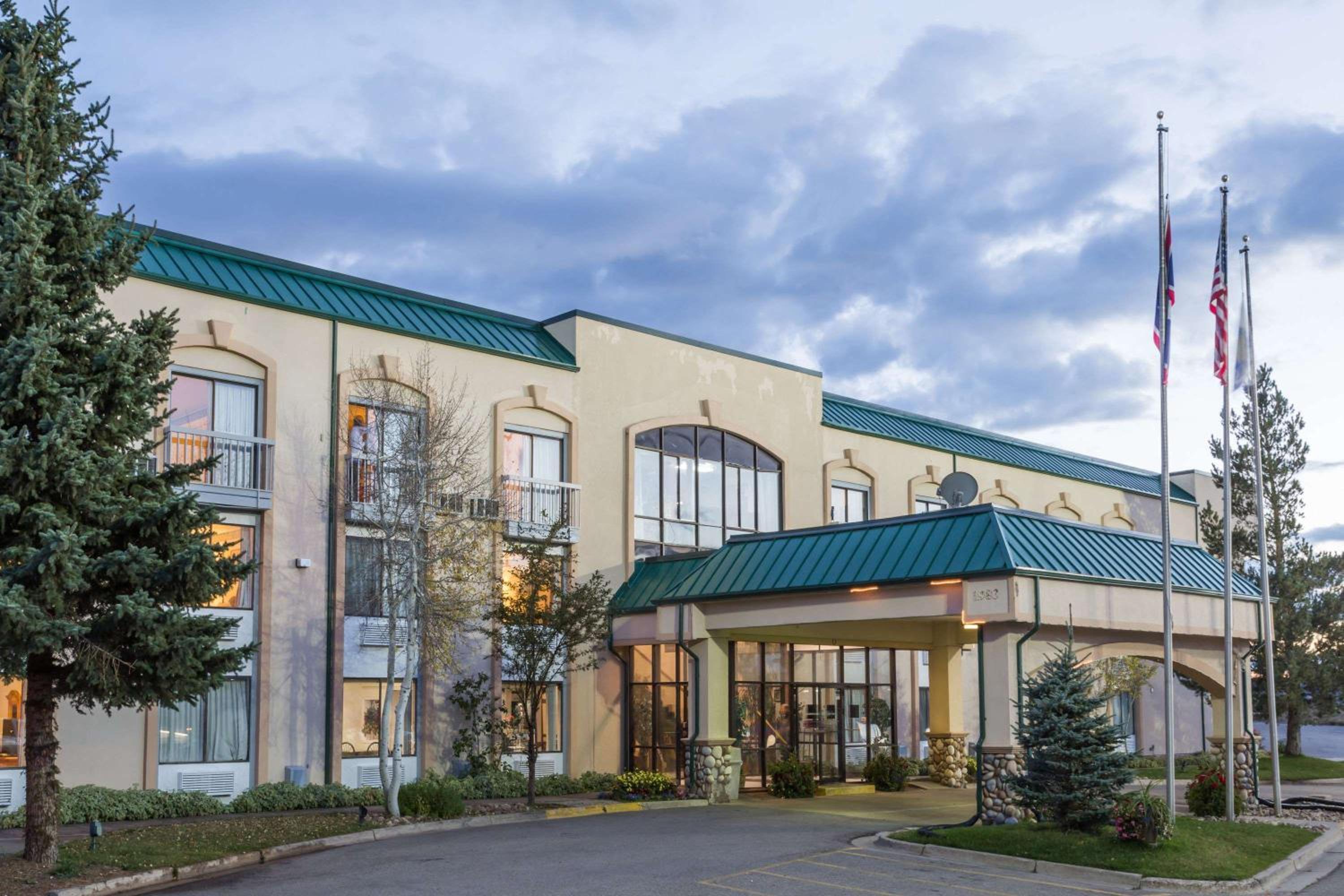 Evanston Vacations - Days Inn by Wyndham Evanston WY - Property Image 11