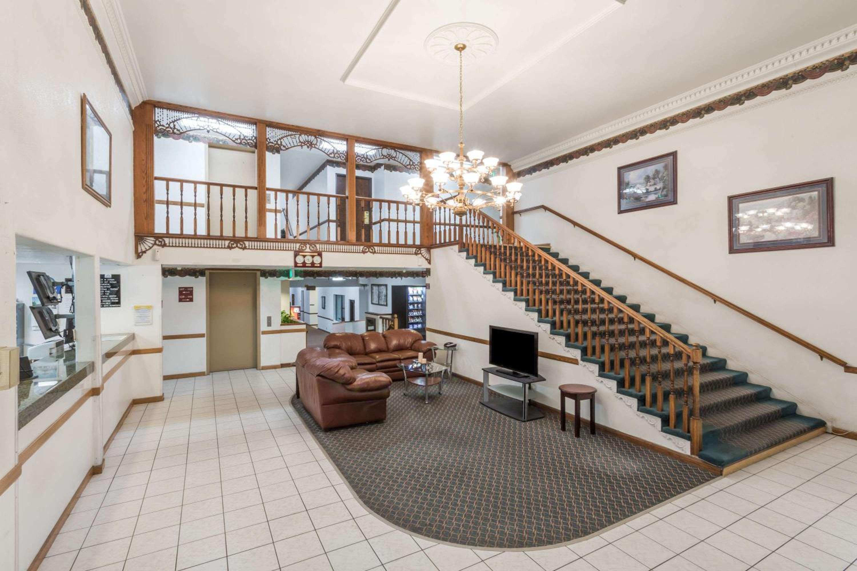Evanston Vacations - Days Inn by Wyndham Evanston WY - Property Image 2