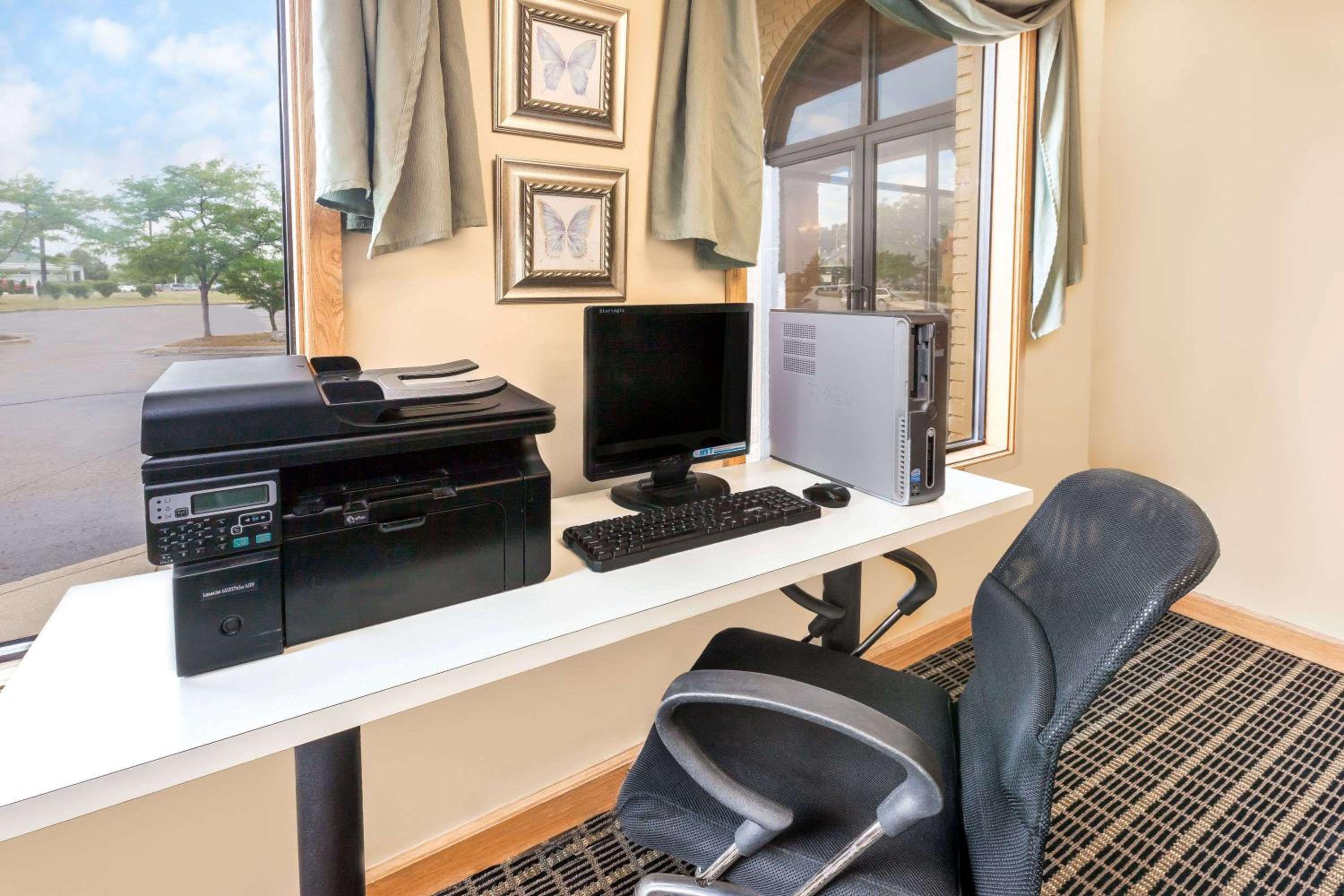 Days Inn & Suites by Wyndham Kalamazoo, Foto 16