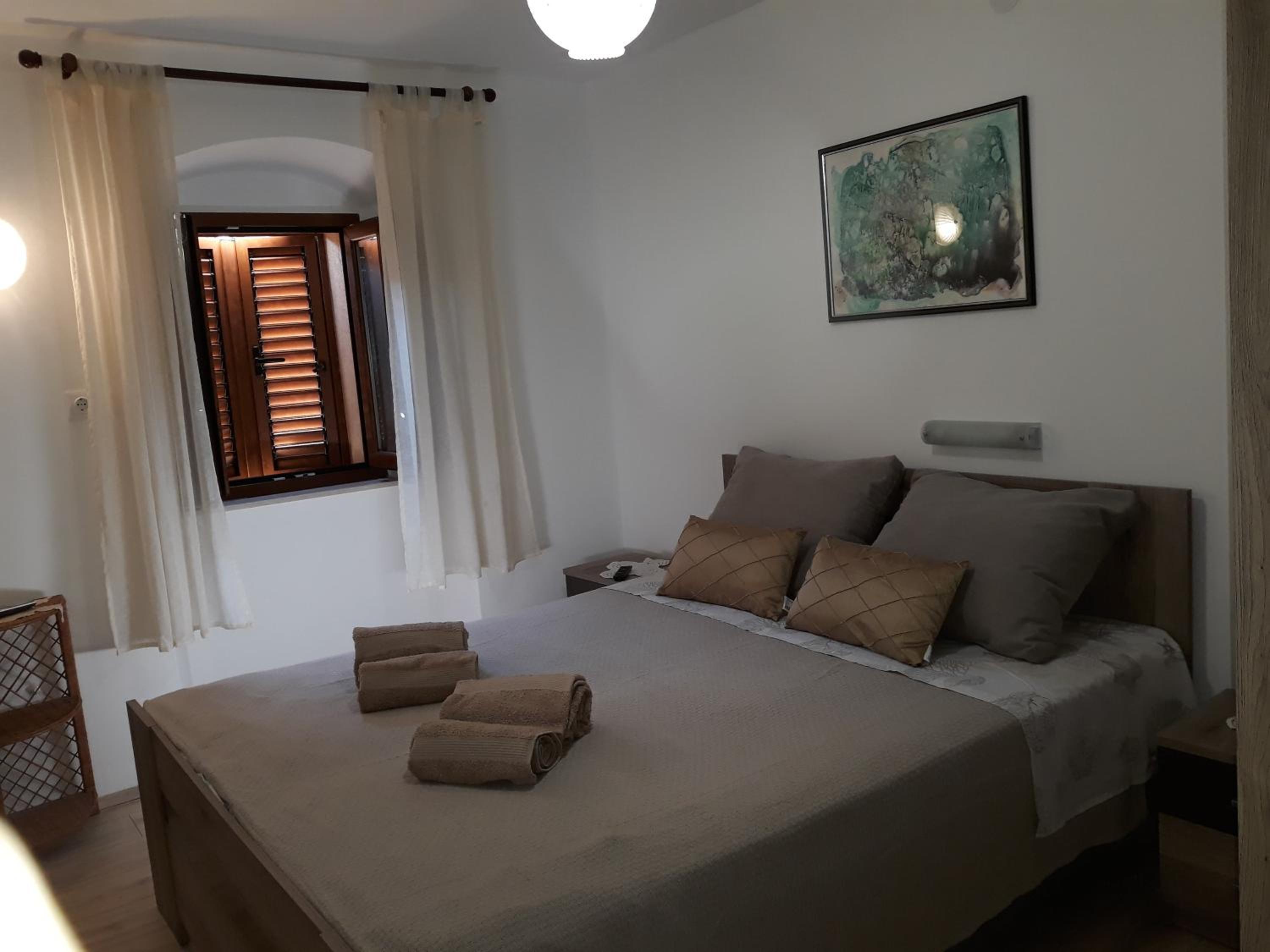 Paradise apartment - Old town Rab view 4