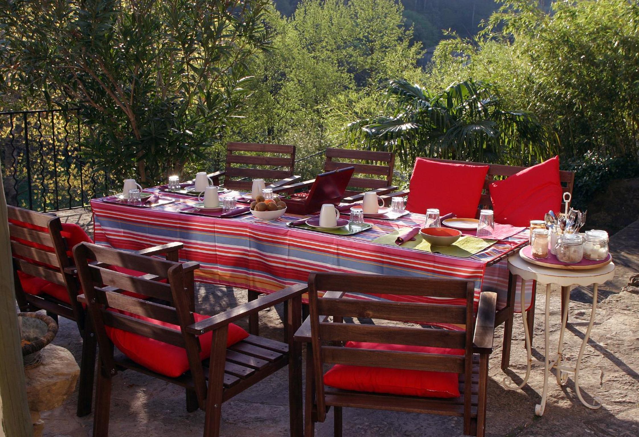 Le Mas Des Pots Rouges view 2