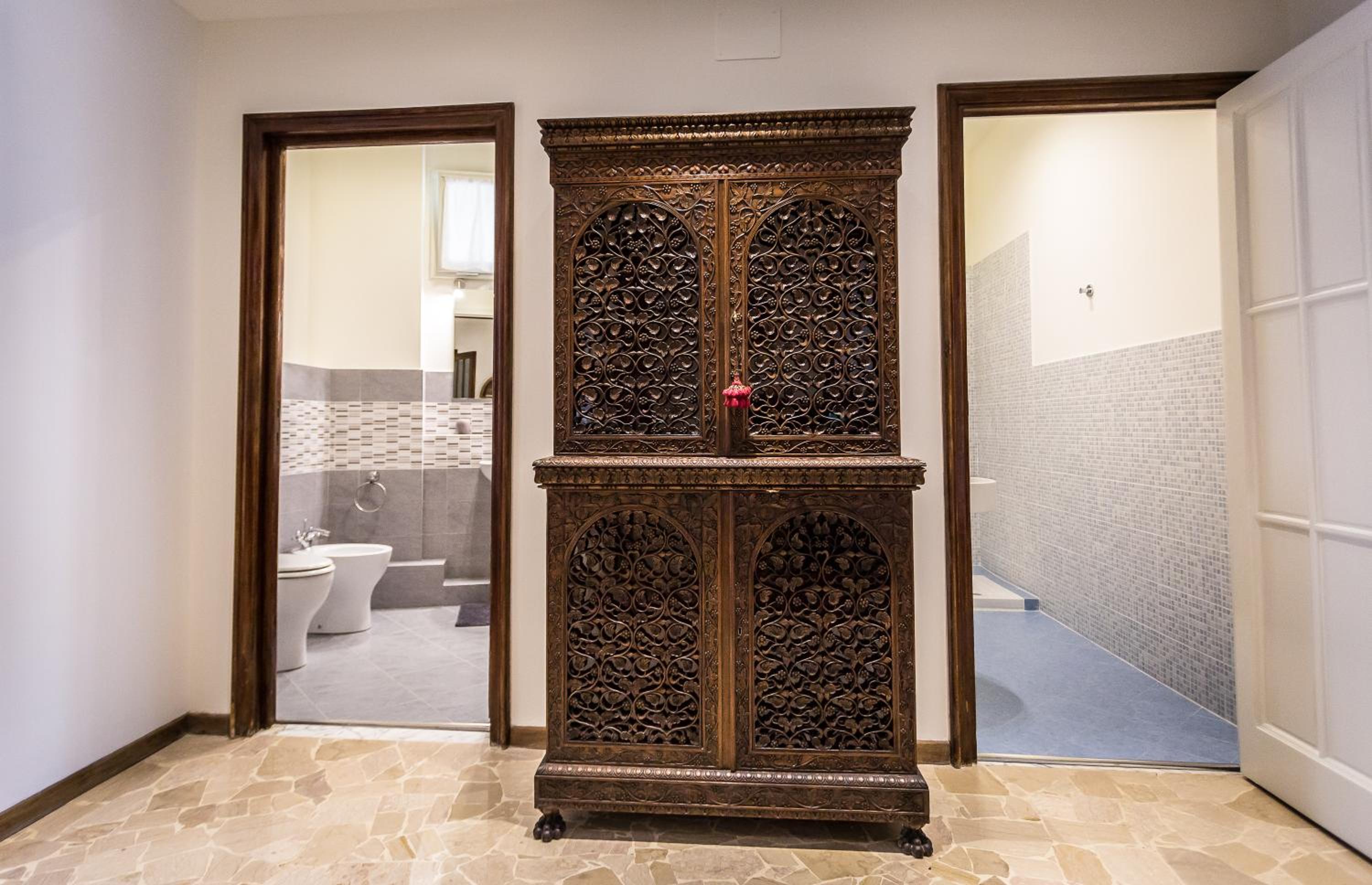 FerrHouse Charm in Florence Two lifts