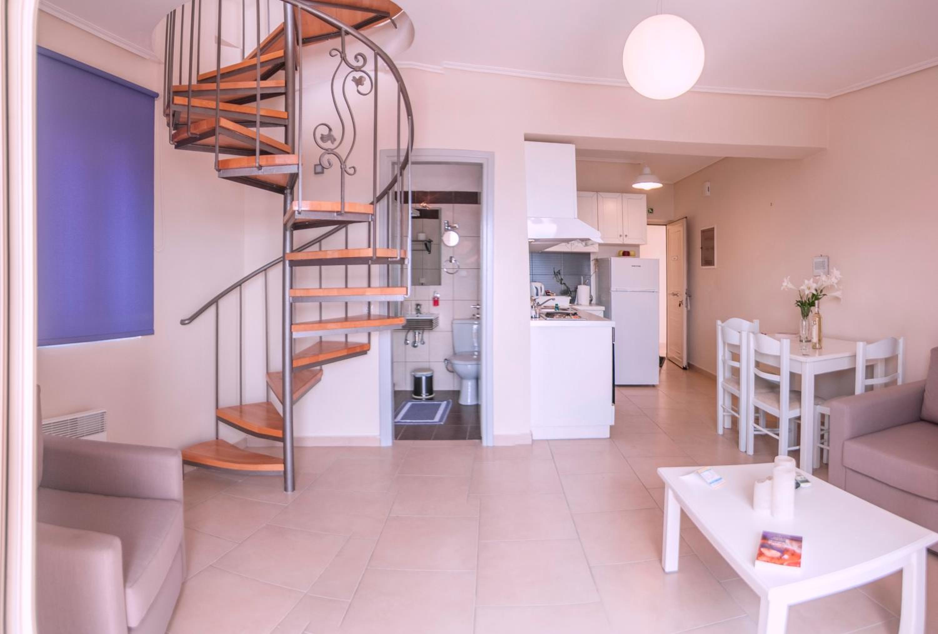 Thea Hotel - Studios & Suites