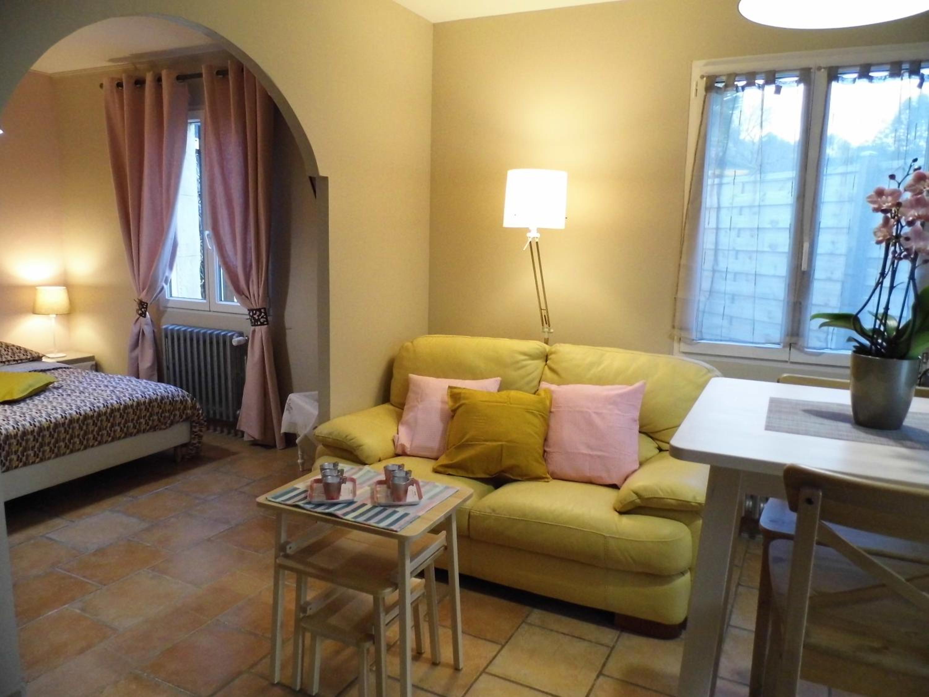 appartements dans villa privée avec piscine, jardin, parking clos, wifi, climatisation