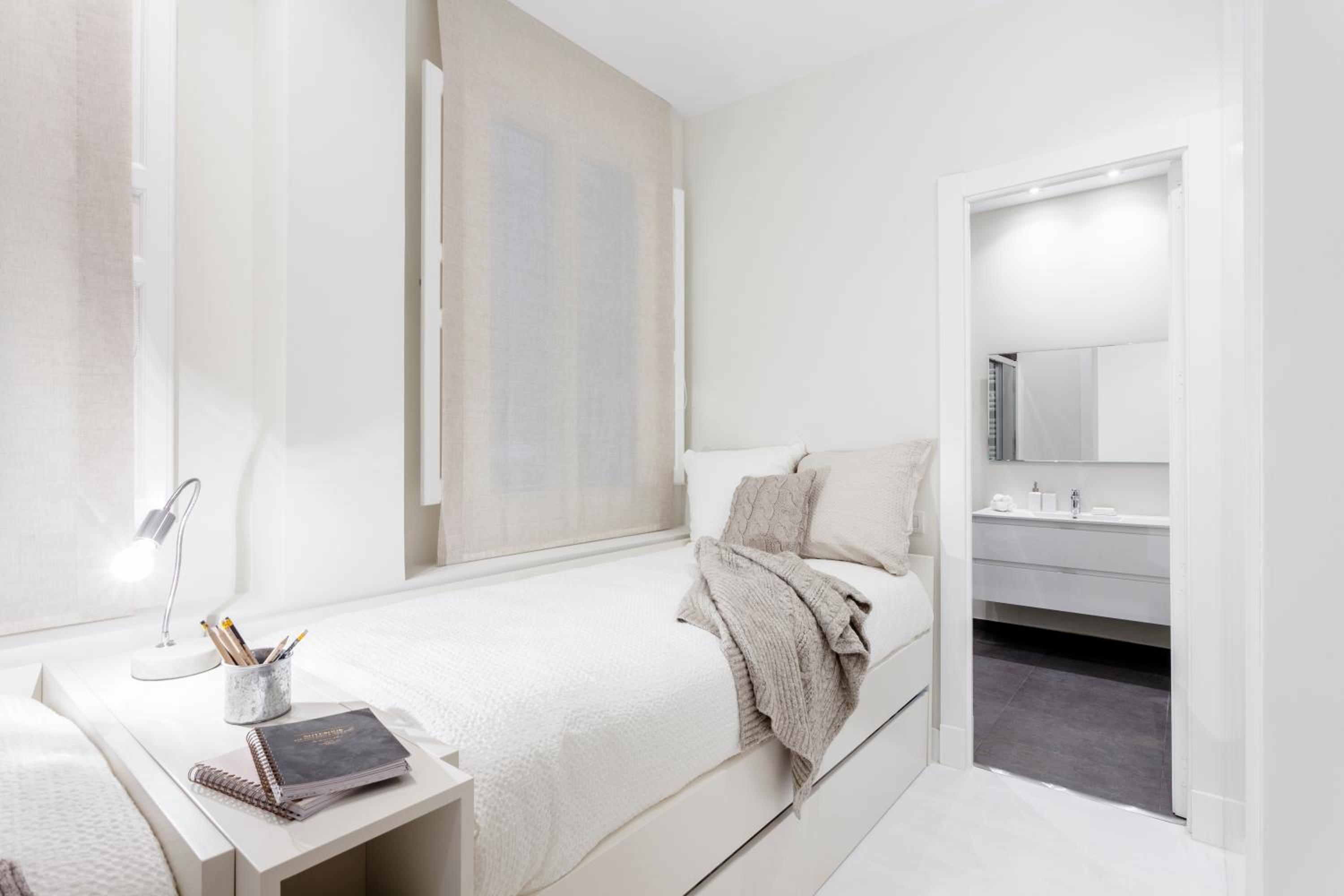Alcantara Apartment by Flatsweethome