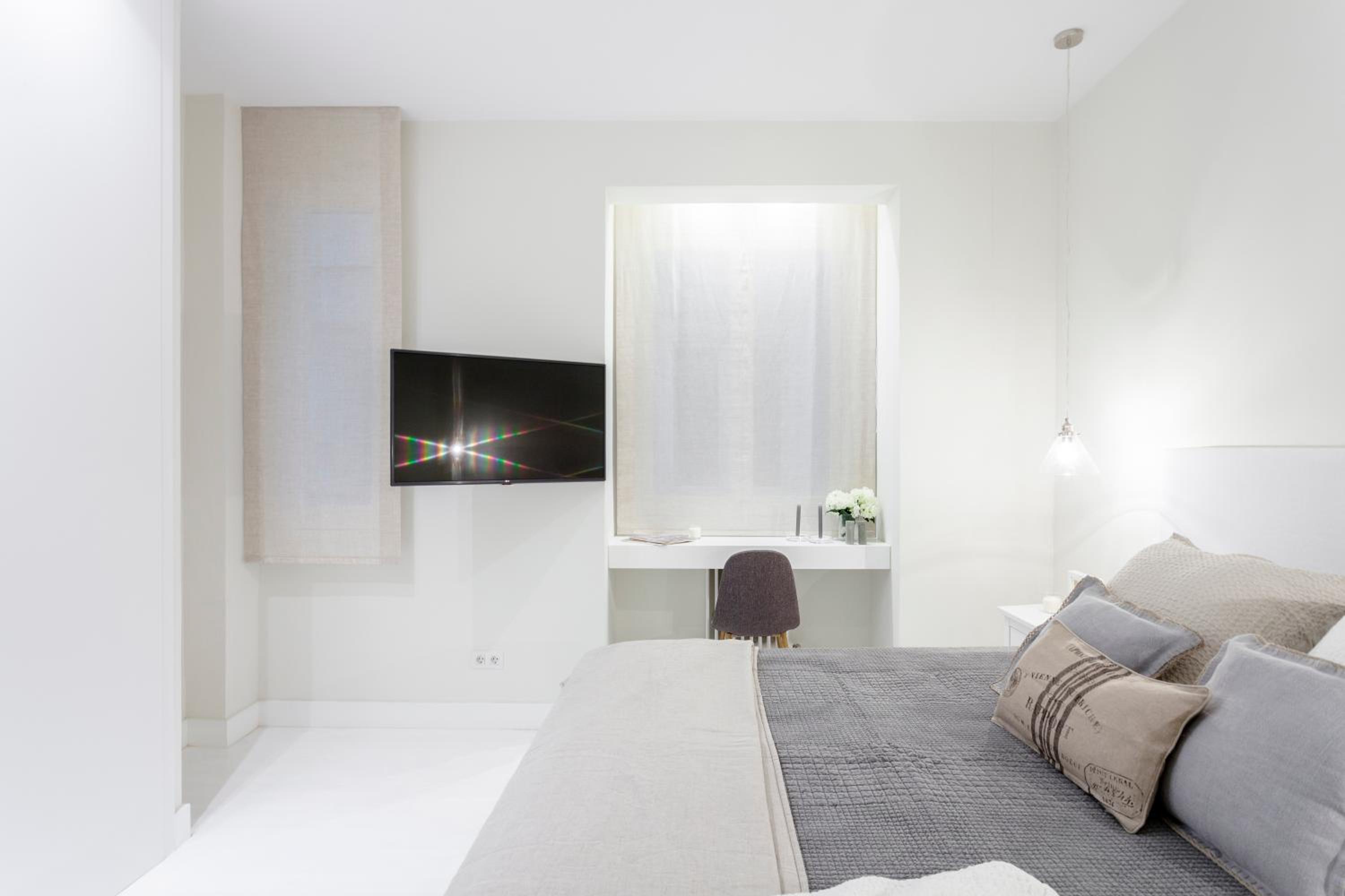 Alcantara Apartment by Flatsweethome
