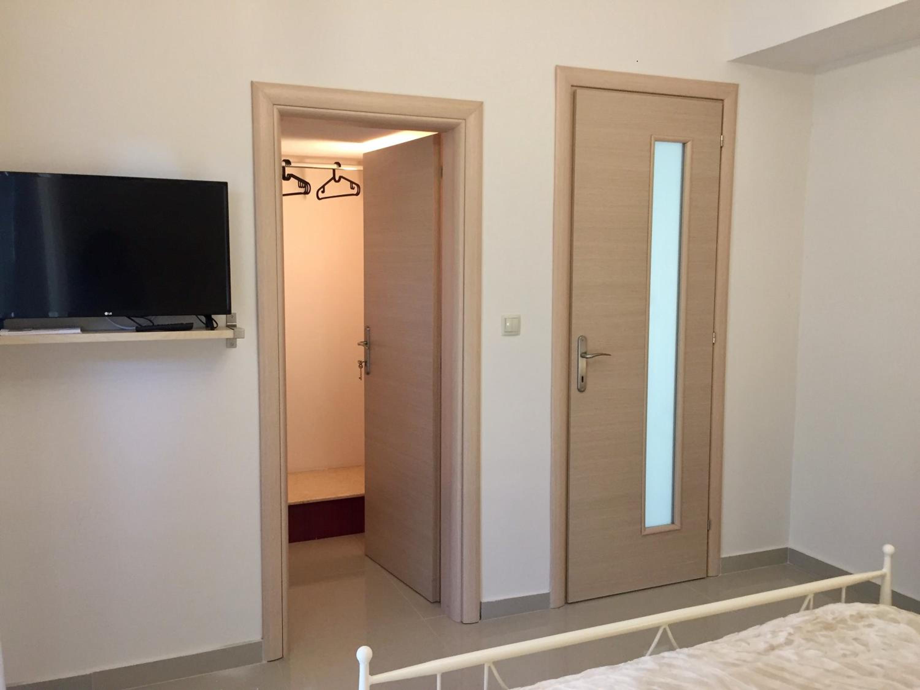 Amfithea House view 4