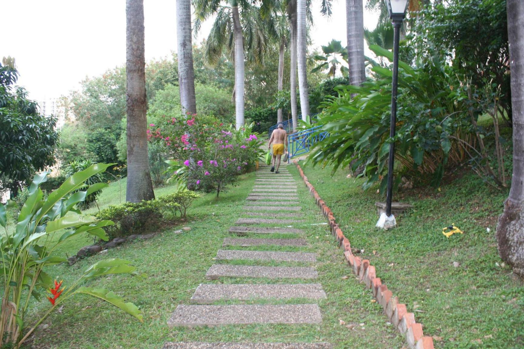 girardot resort apto102