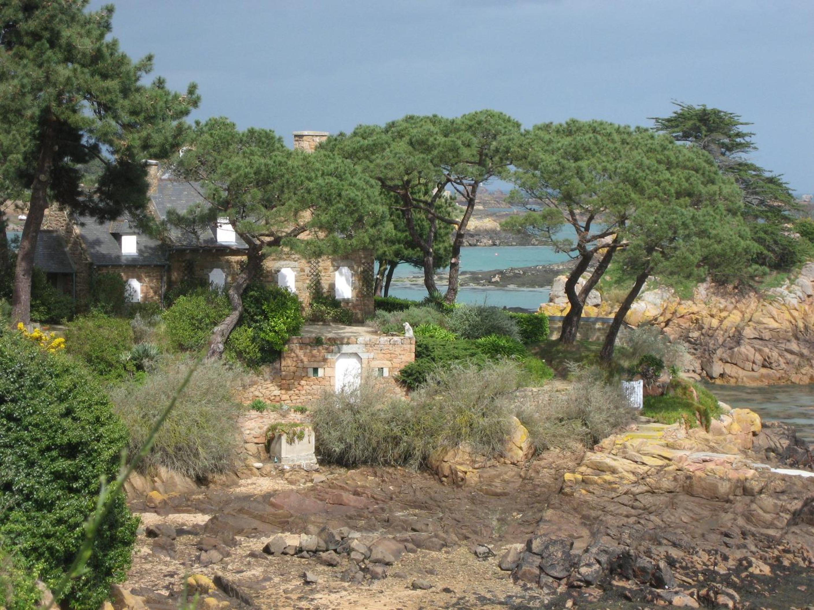 Men Joliguet