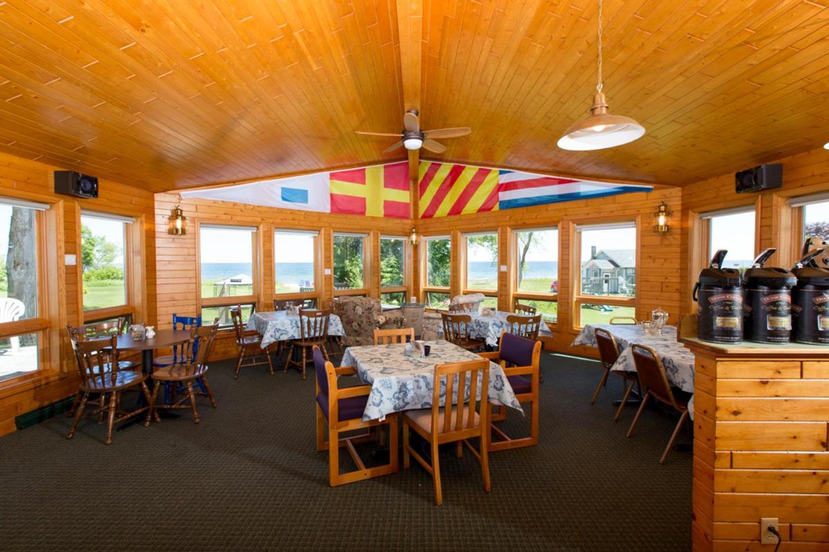 Square Rigger Lodge